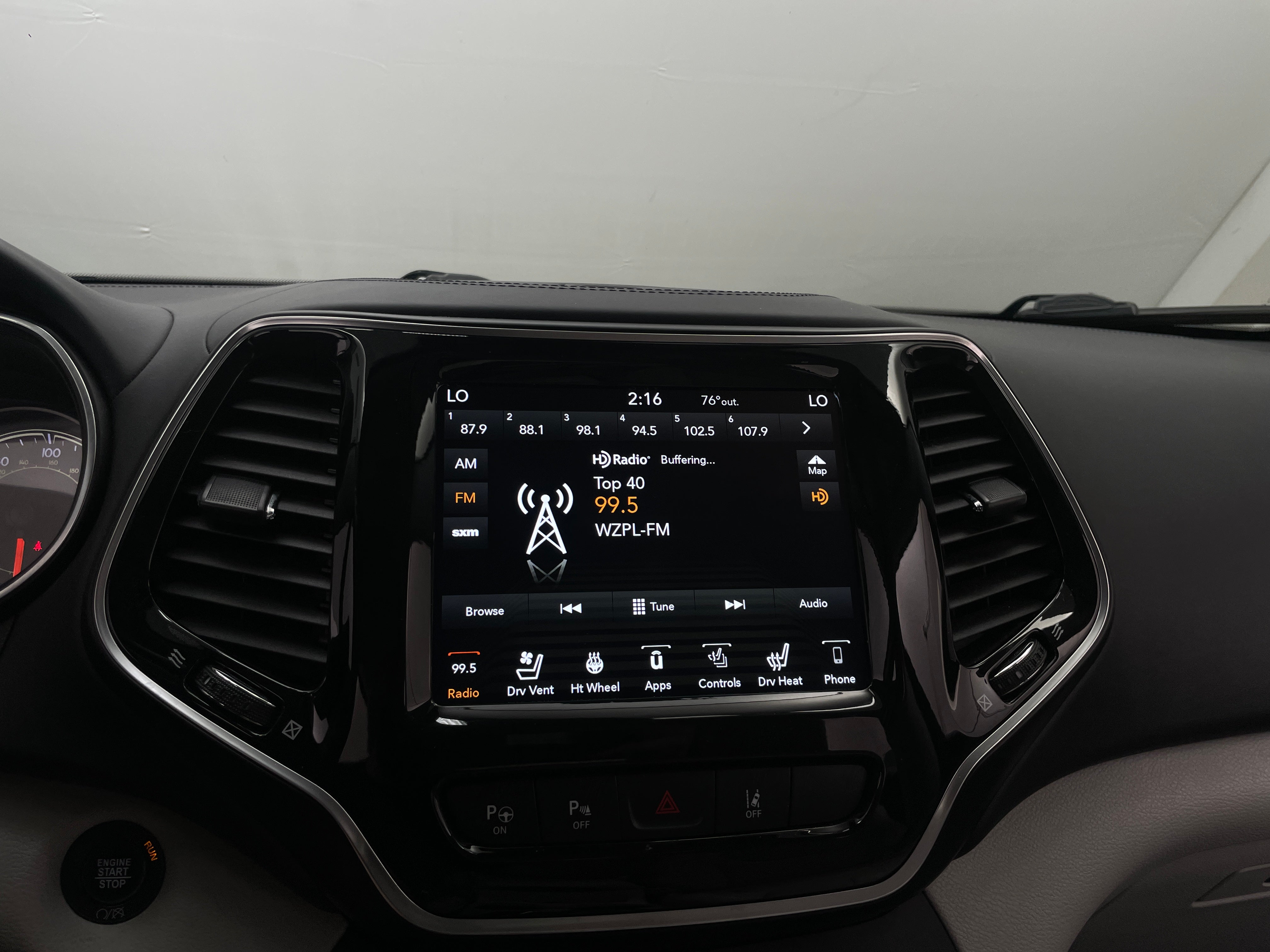2019 Jeep Cherokee Overland 3