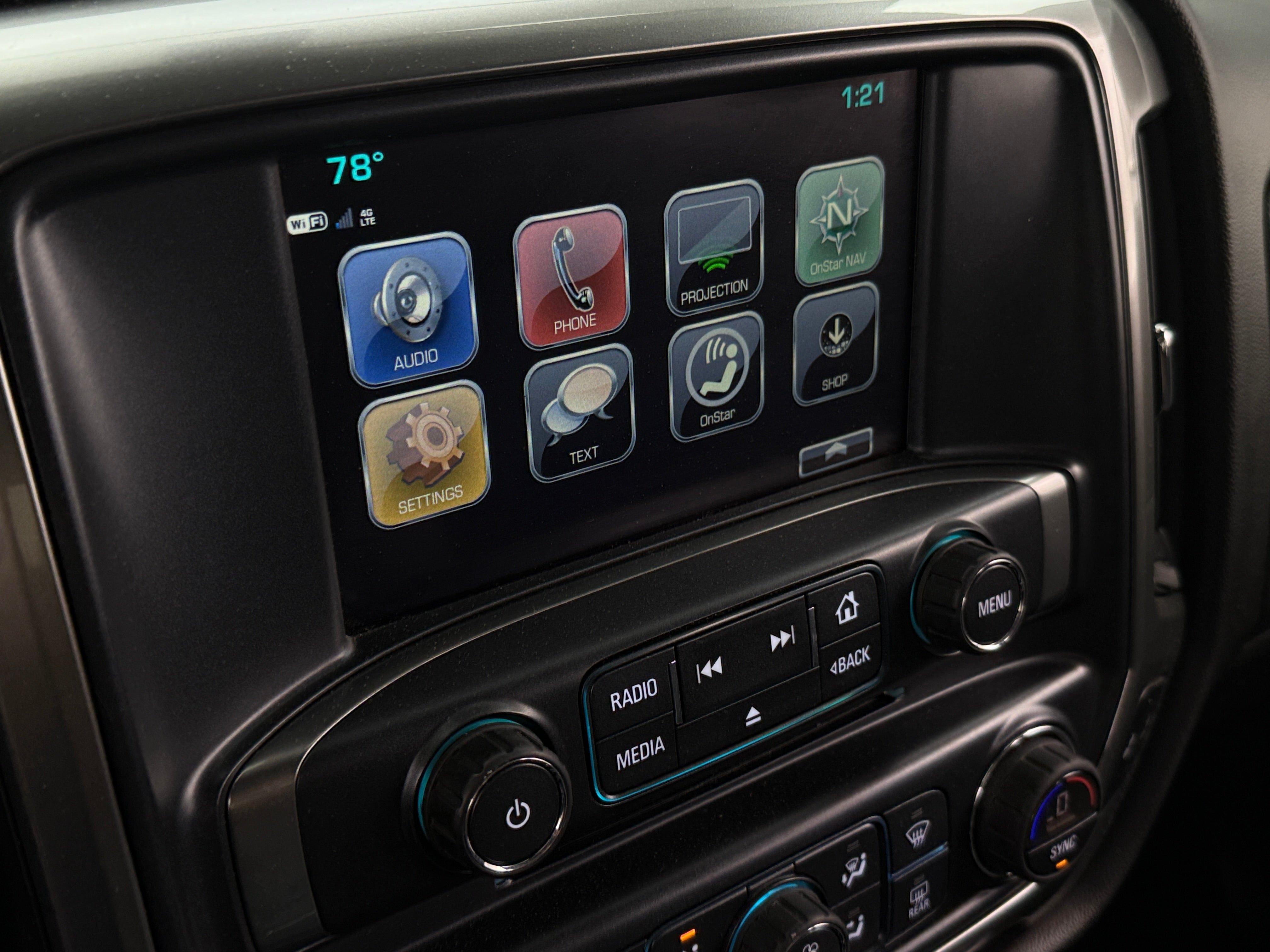 2017 Chevrolet Silverado 1500 LT 4