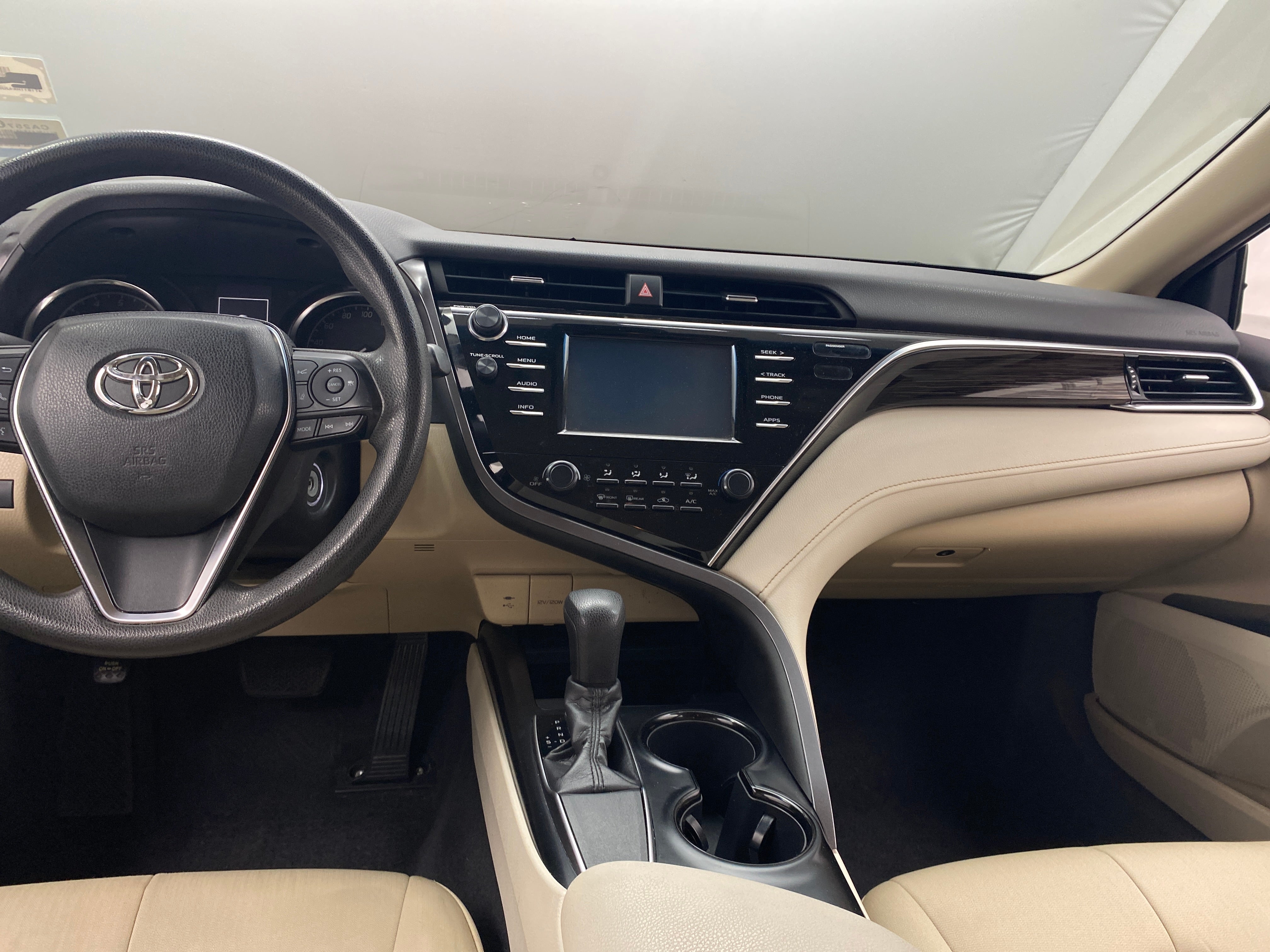 2018 Toyota Camry LE 3