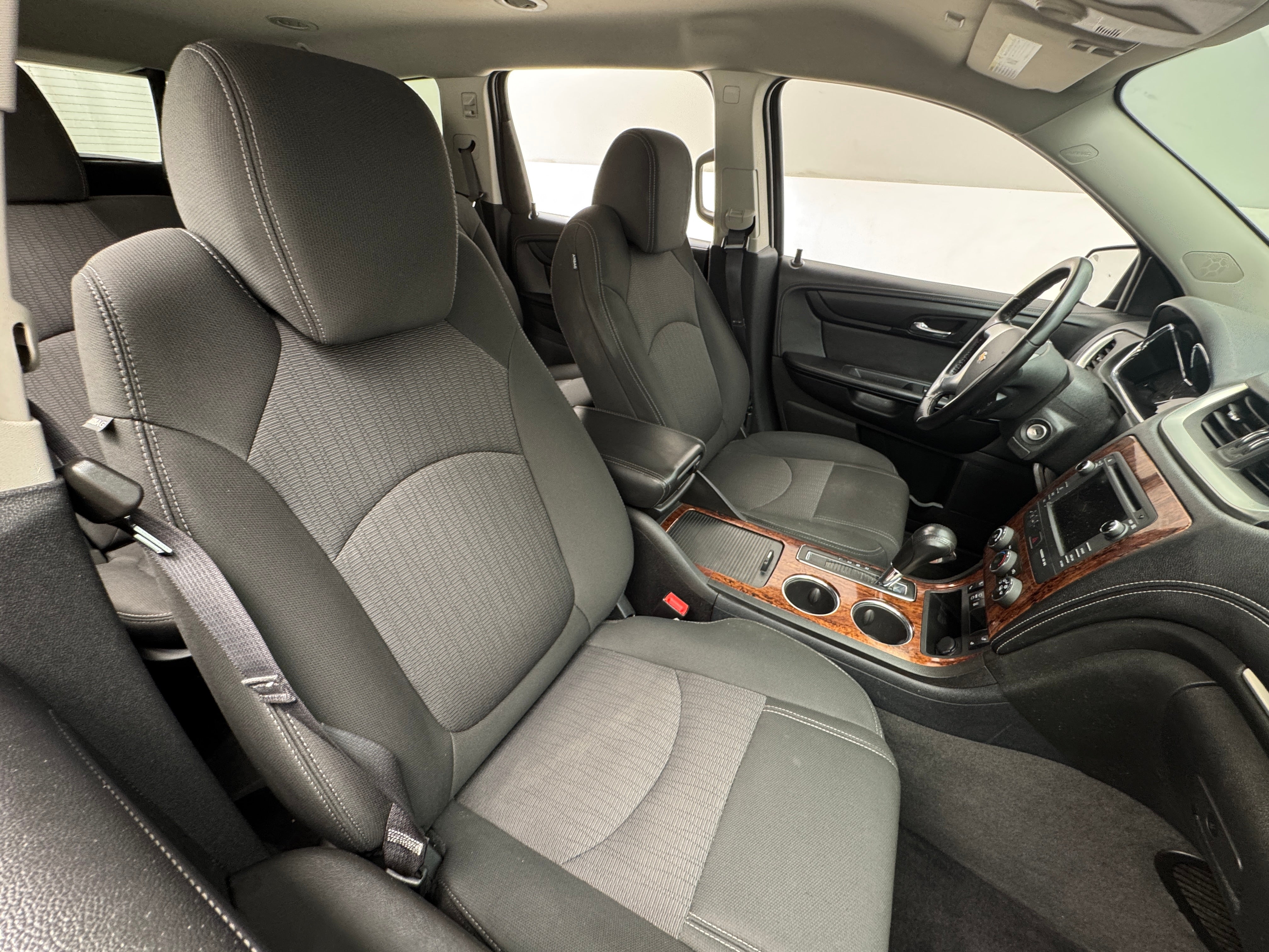 2013 Chevrolet Traverse LT 2