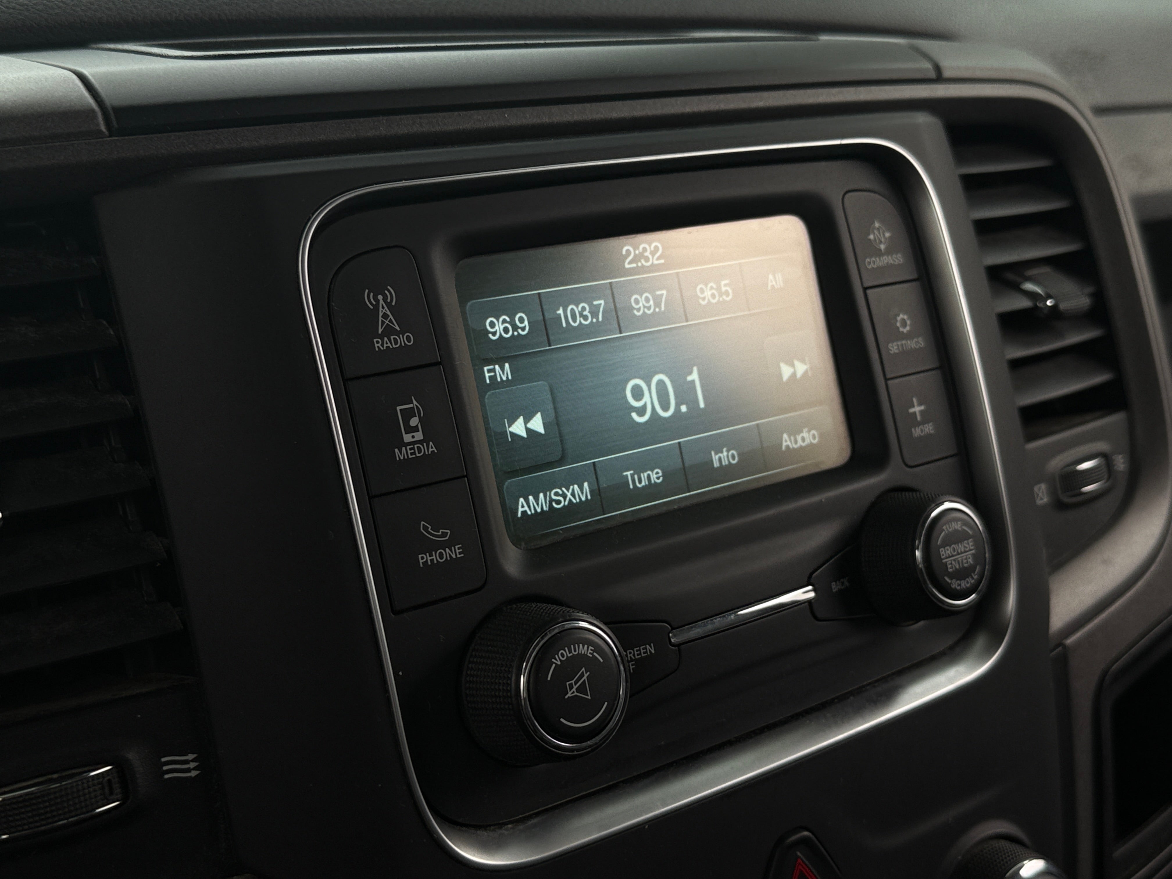 2019 RAM 1500 Classic Tradesman 3