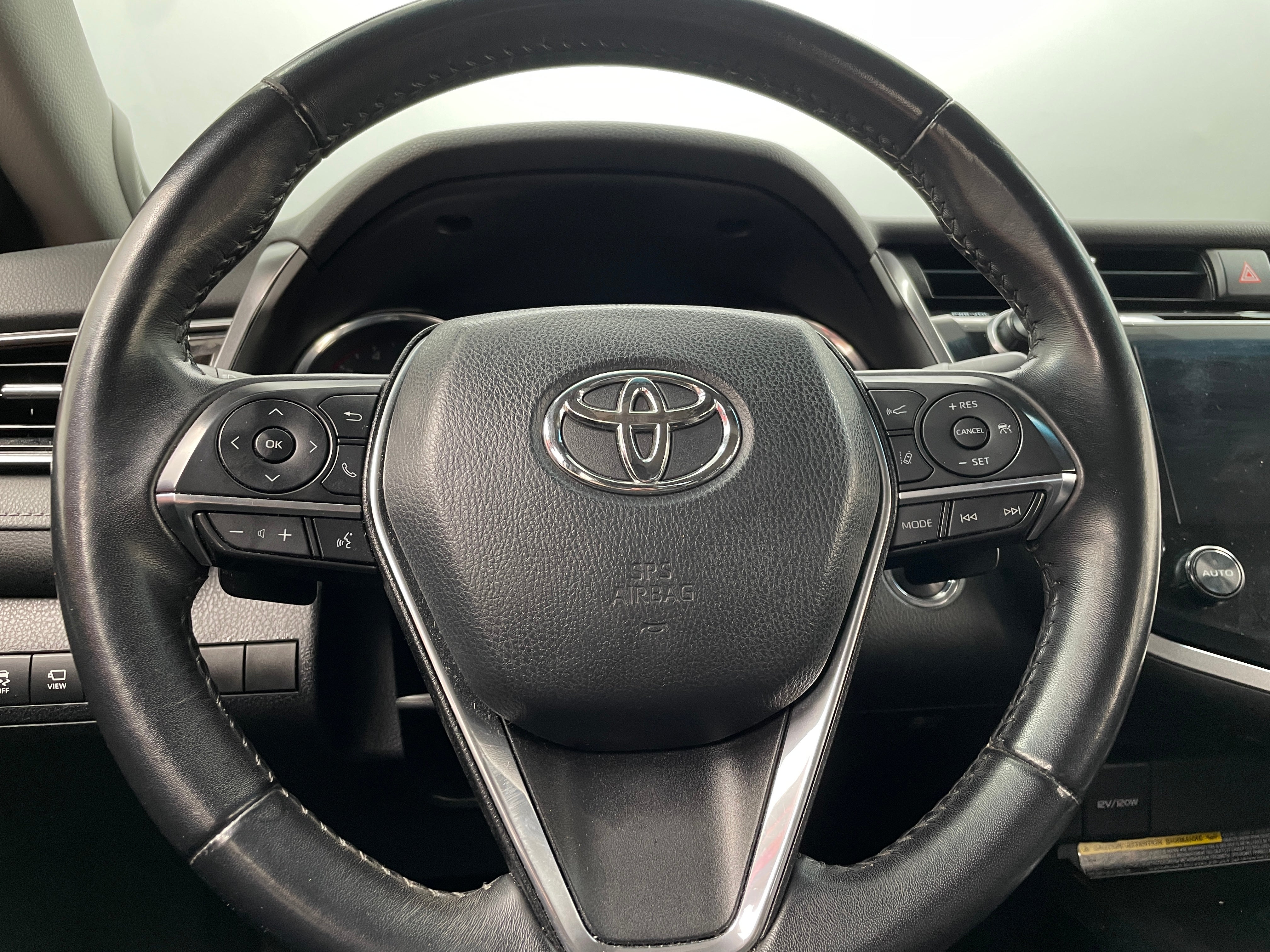 2019 Toyota Camry XSE 4