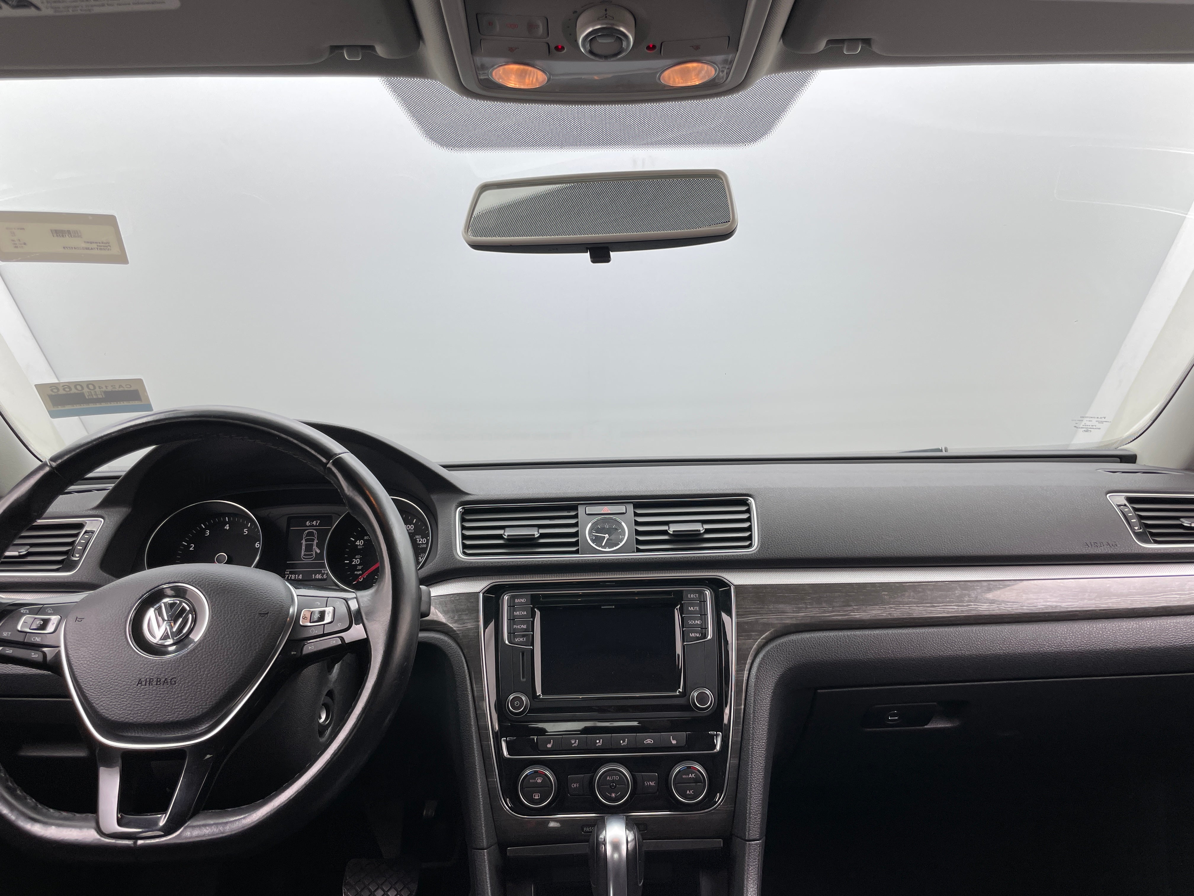 2016 Volkswagen Passat SE 2