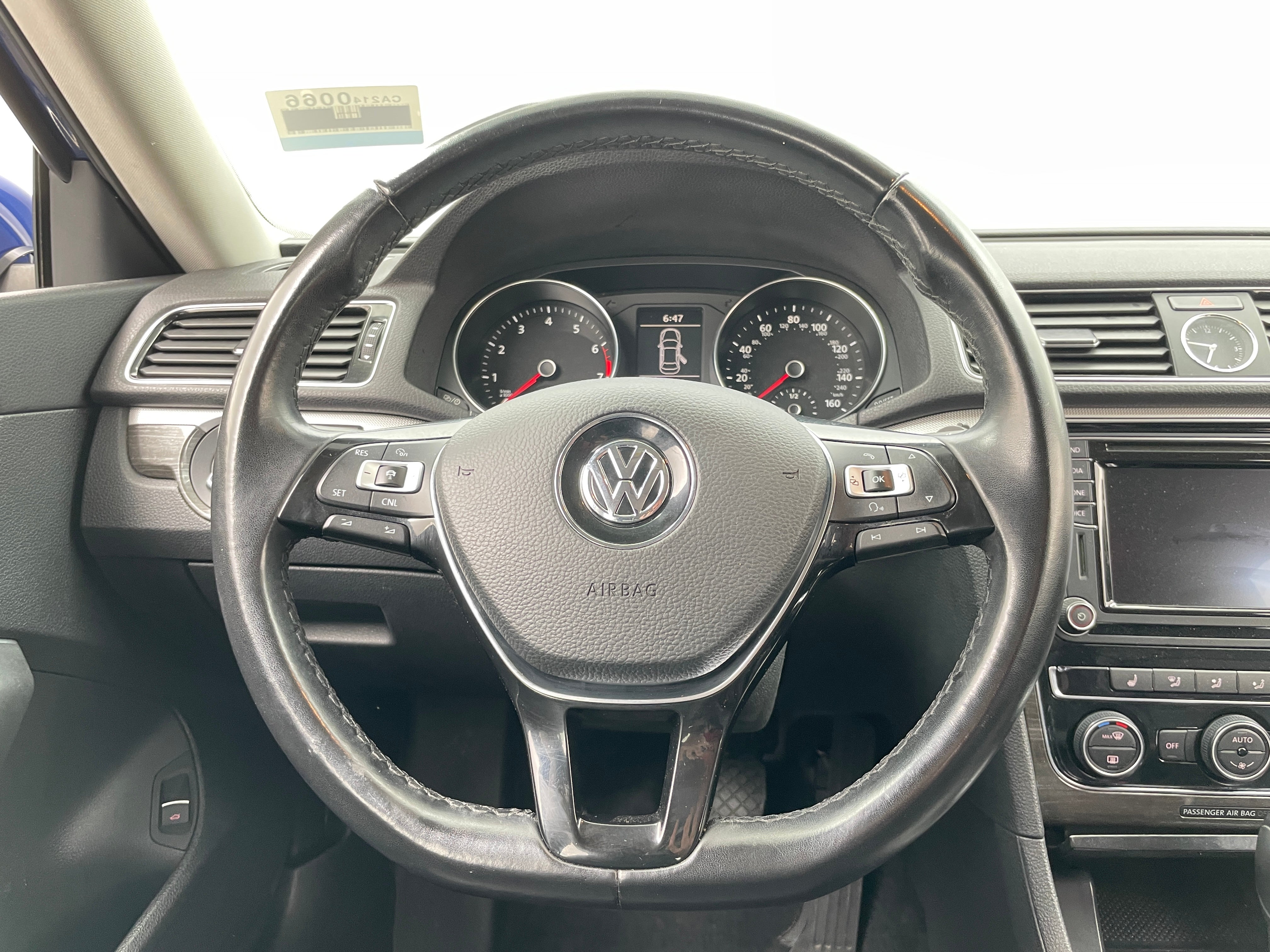 2016 Volkswagen Passat SE 4
