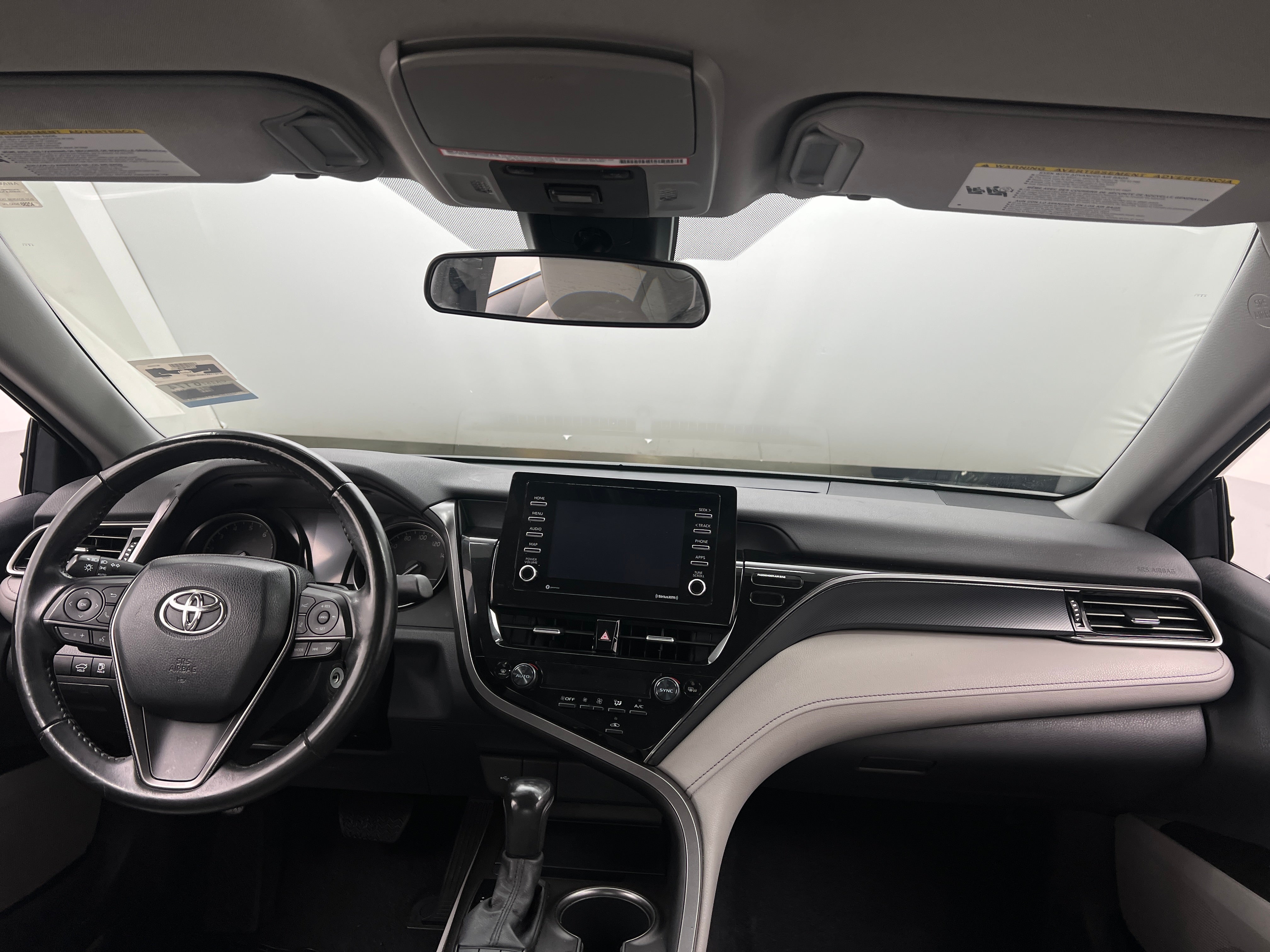 2022 Toyota Camry SE 3