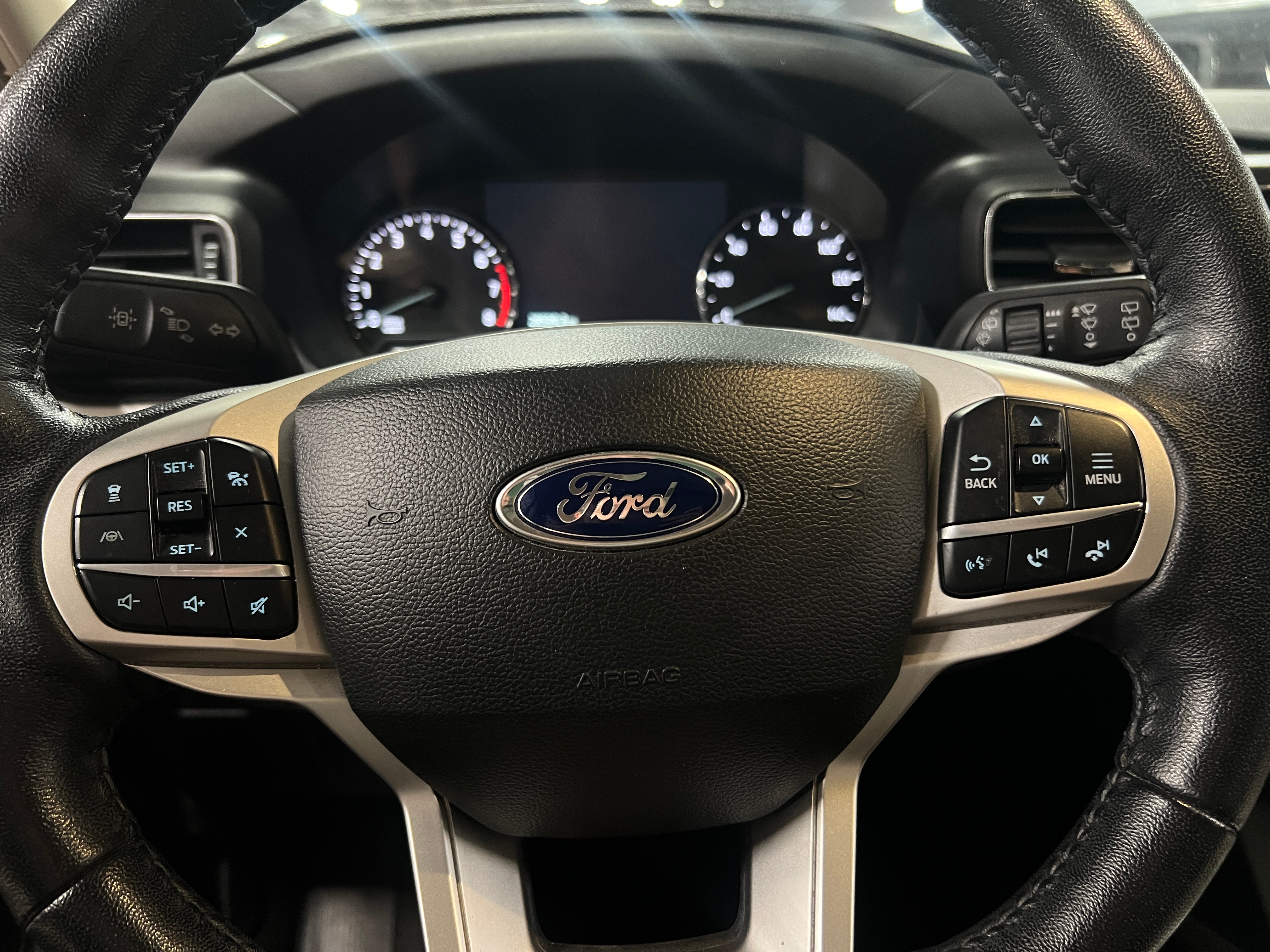 2022 Ford Explorer XLT 4