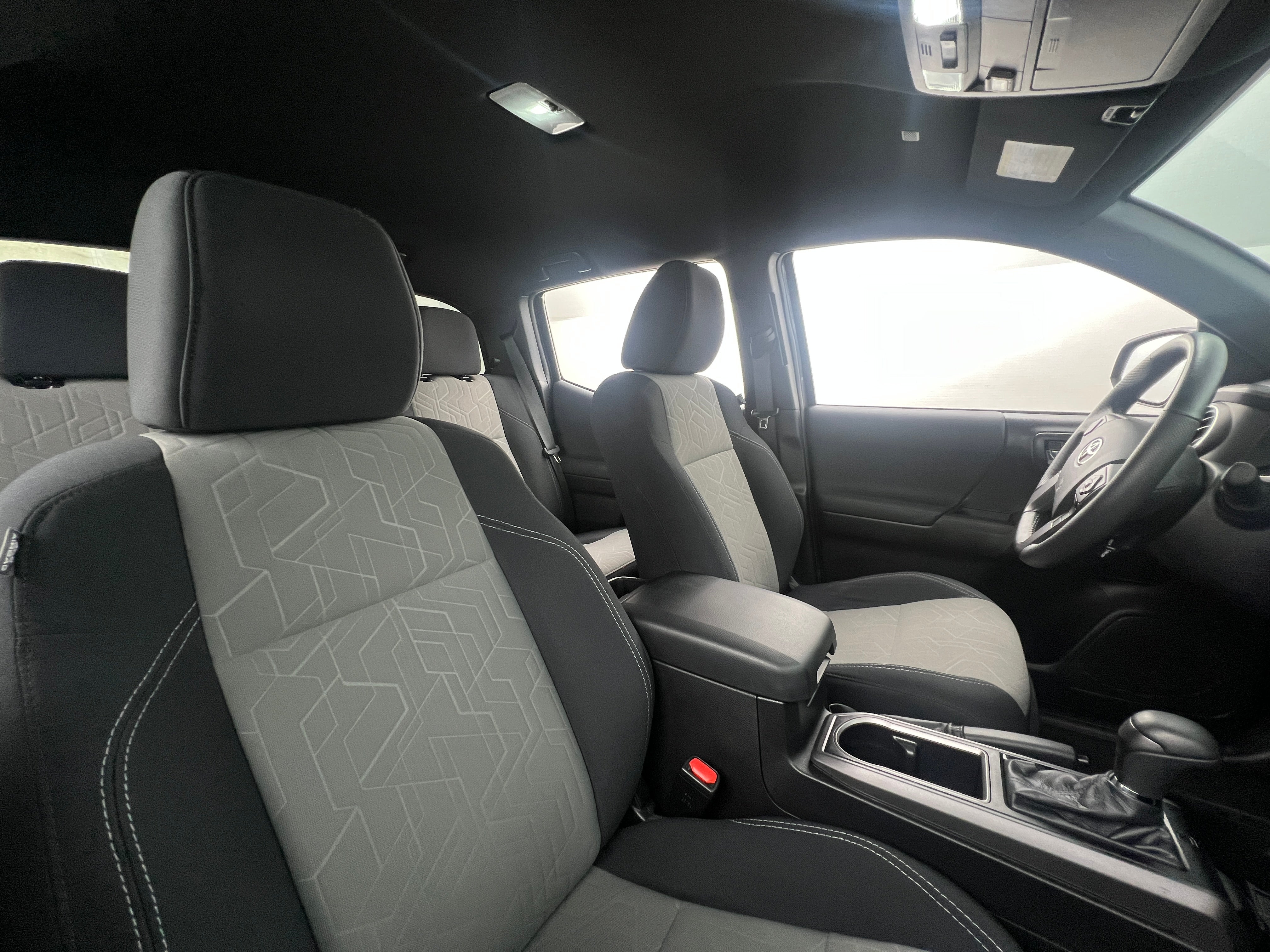 2021 Toyota Tacoma TRD Sport 2
