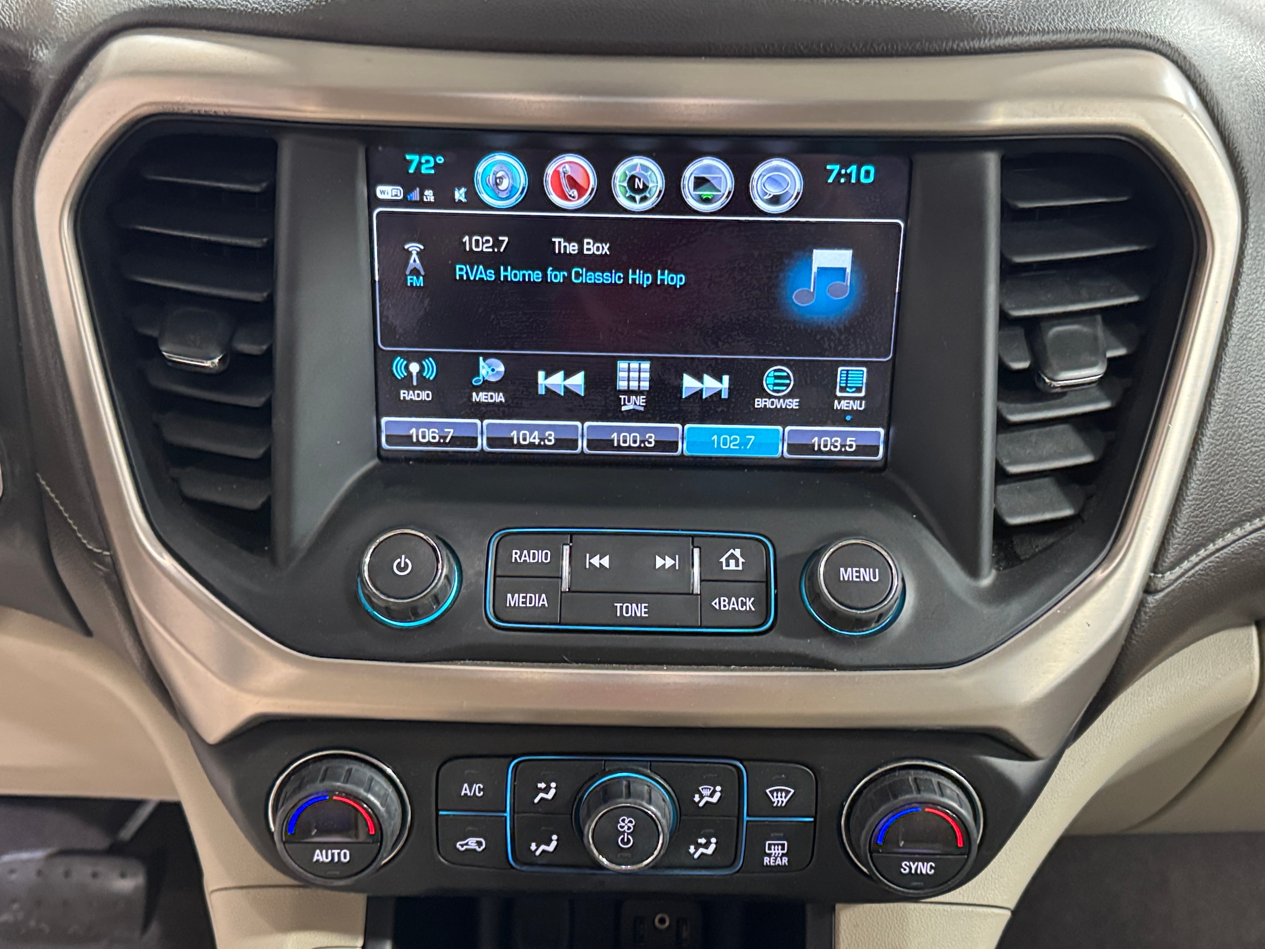2018 GMC Acadia Denali 3