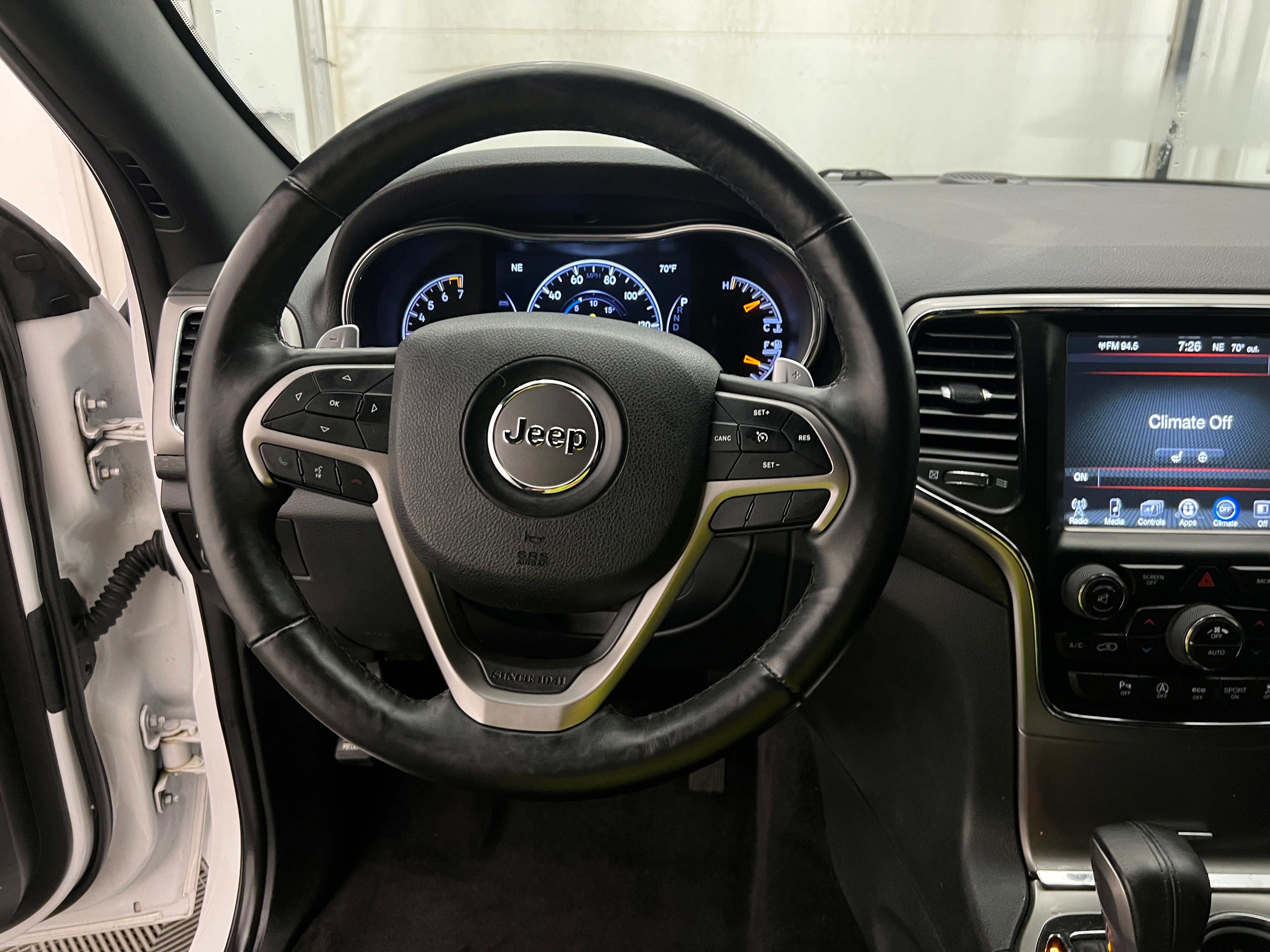 2017 Jeep Grand Cherokee Altitude 4