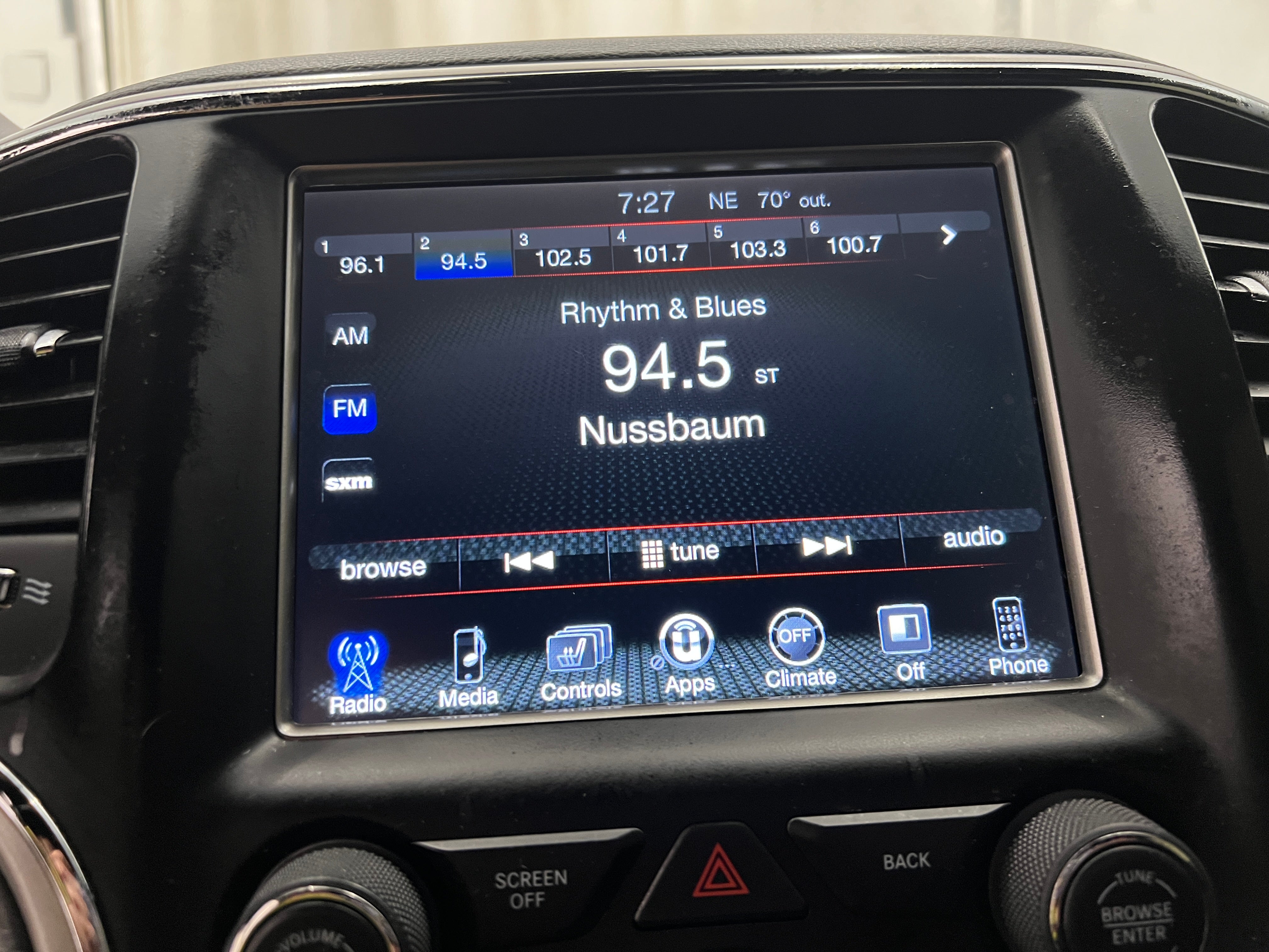 2017 Jeep Grand Cherokee Altitude 3