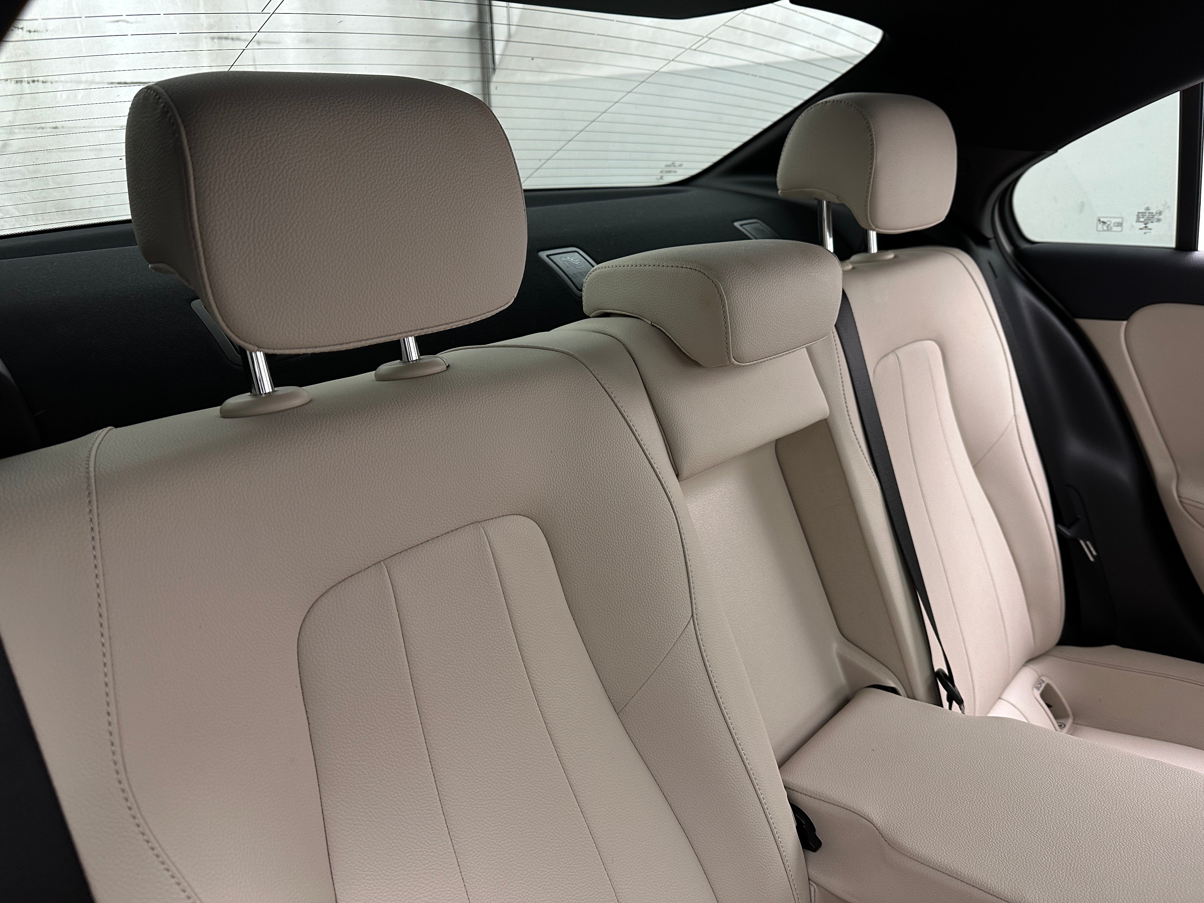 2022 Mercedes-Benz A-Class A 220 4MATIC 5