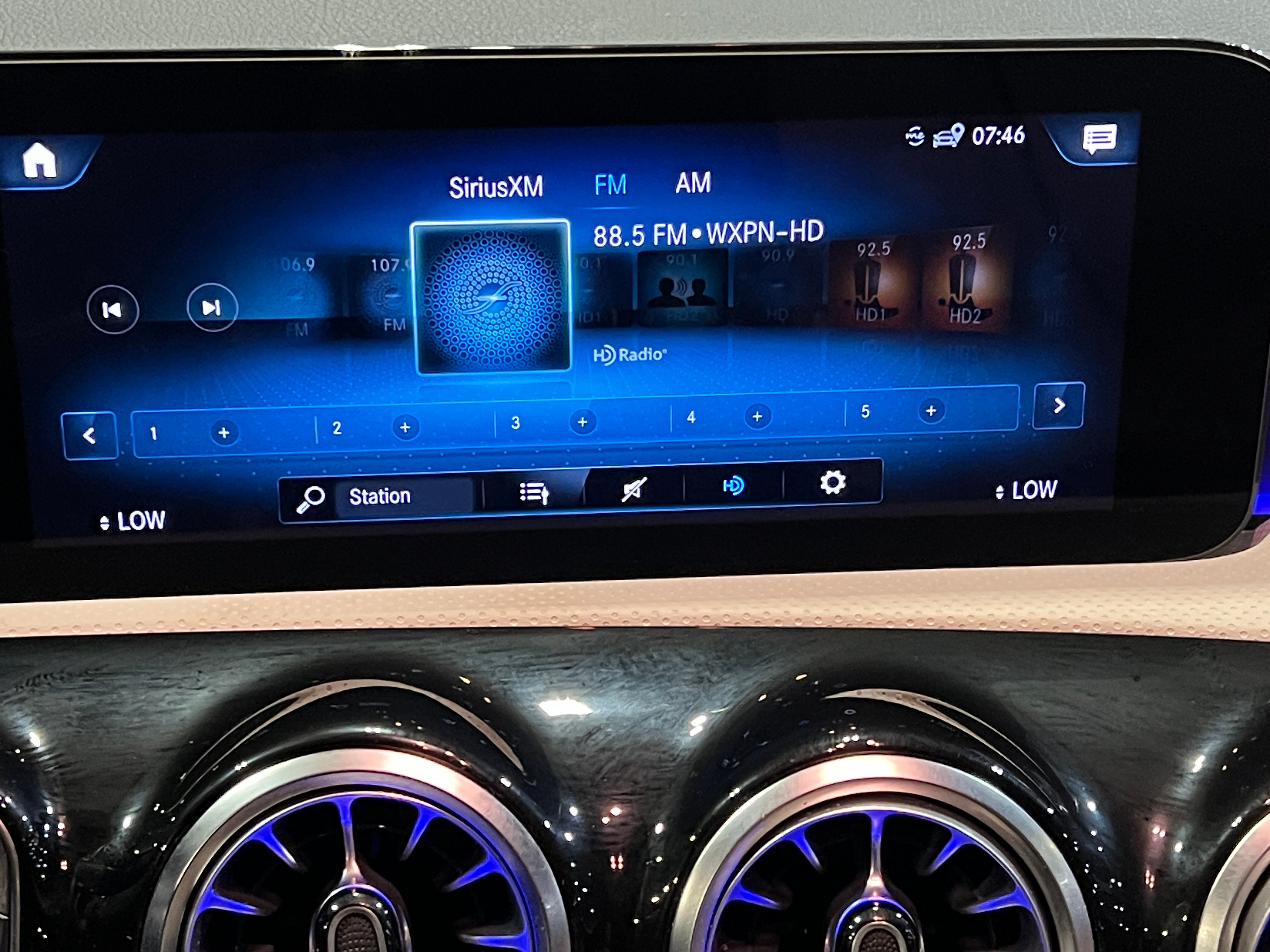 2022 Mercedes-Benz A-Class A 220 4MATIC 3