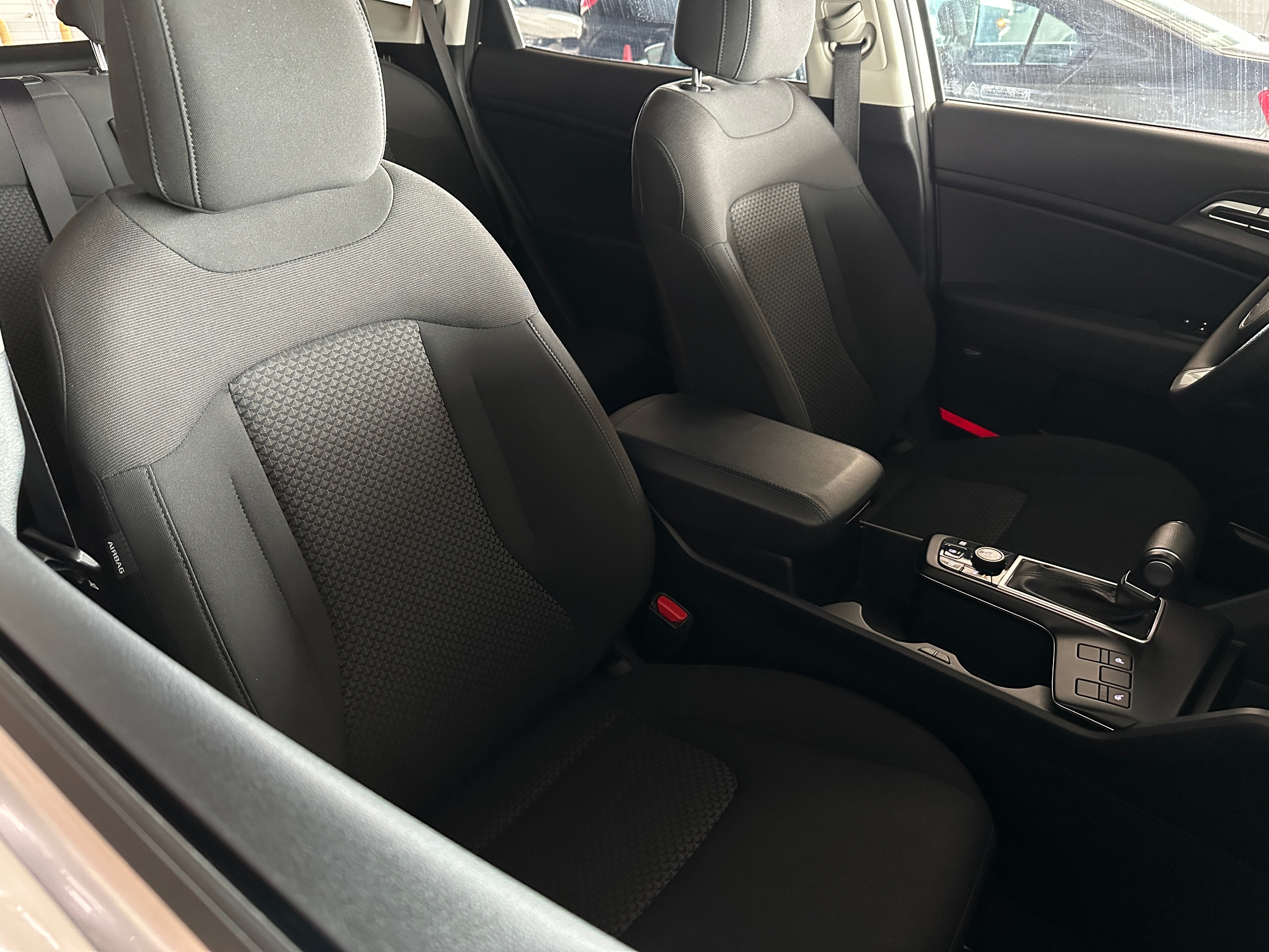 2024 Kia Sportage LX 2