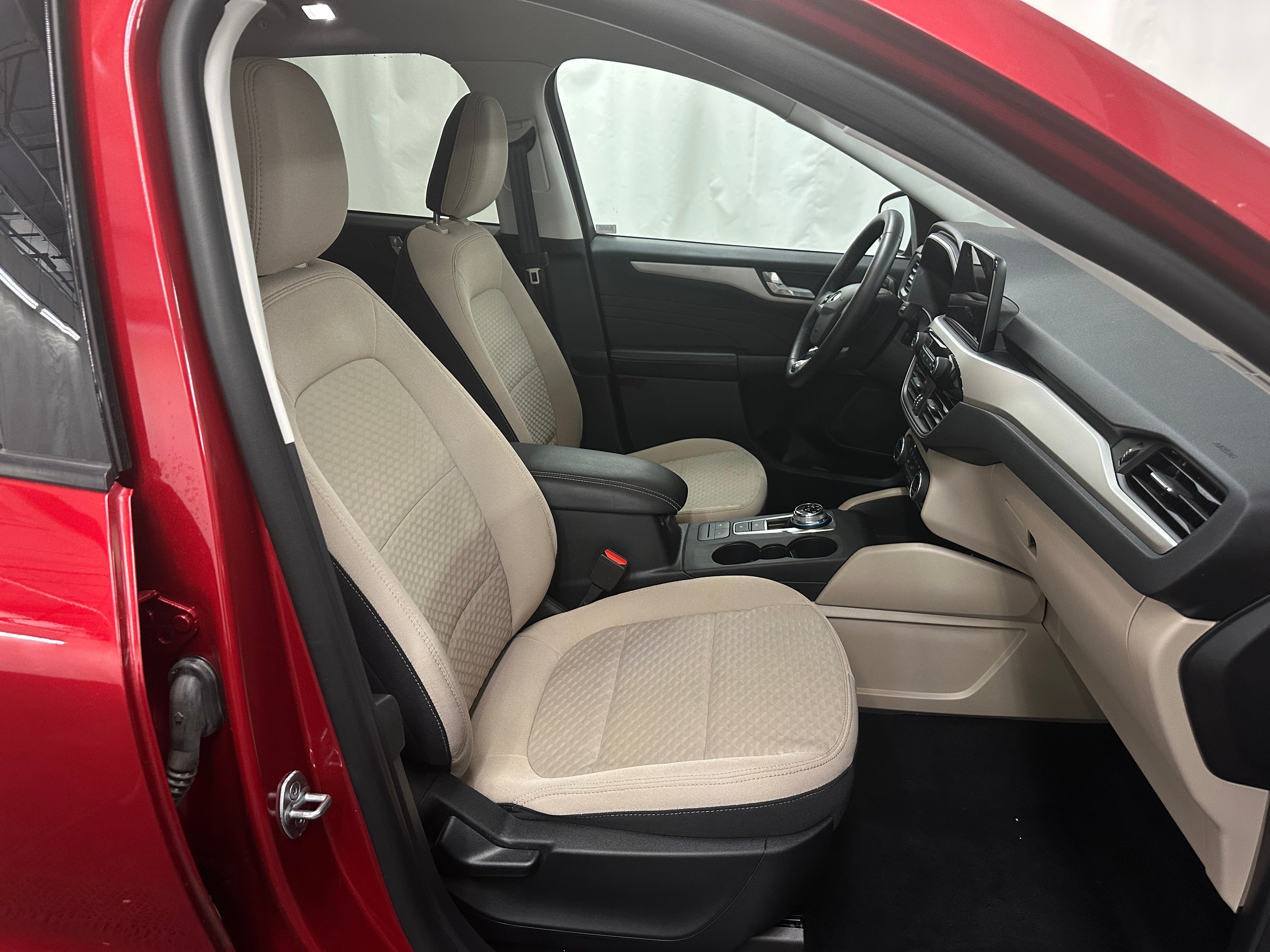 2021 Ford Escape SE 2
