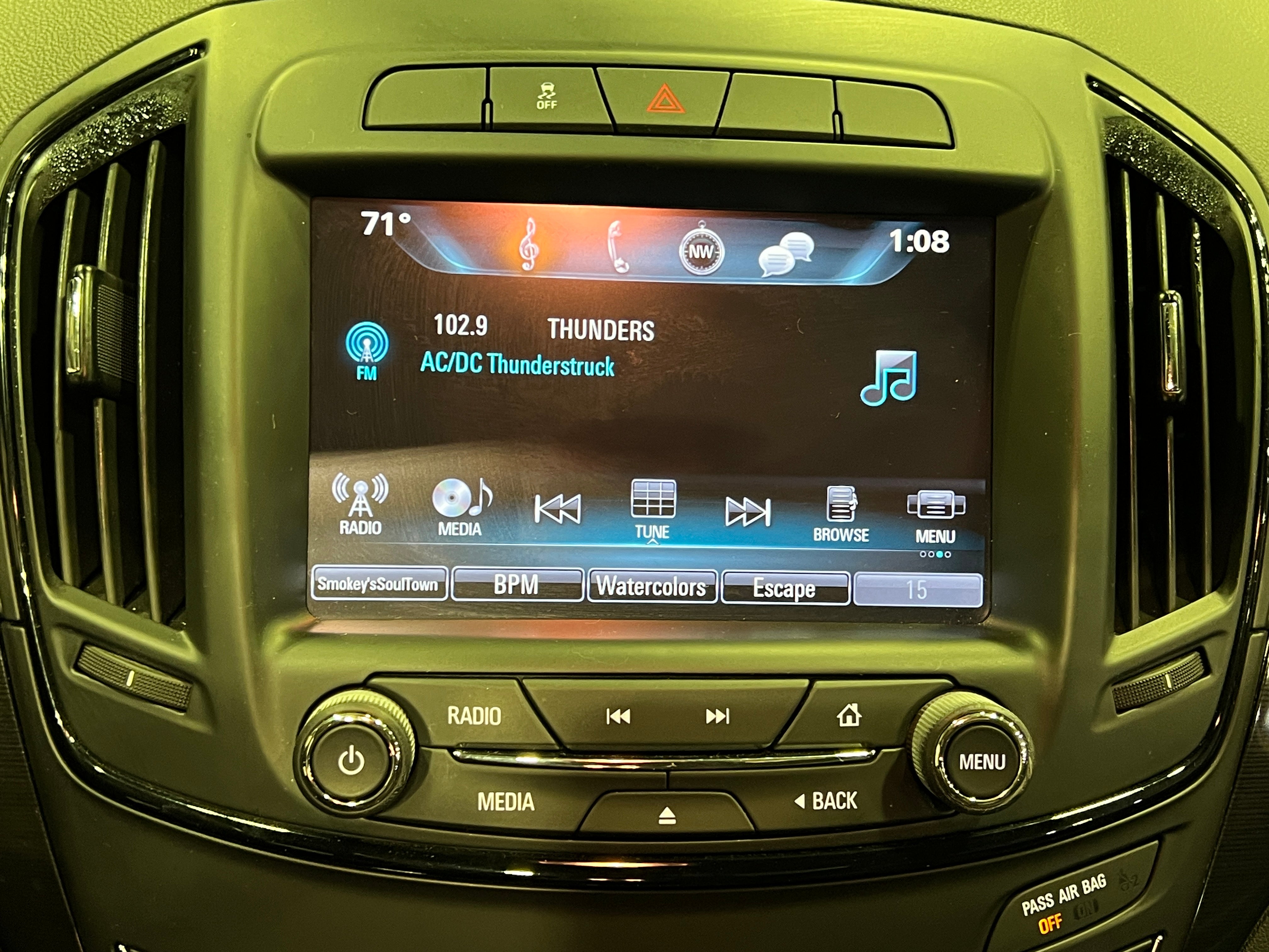 2016 Buick Regal Base 3