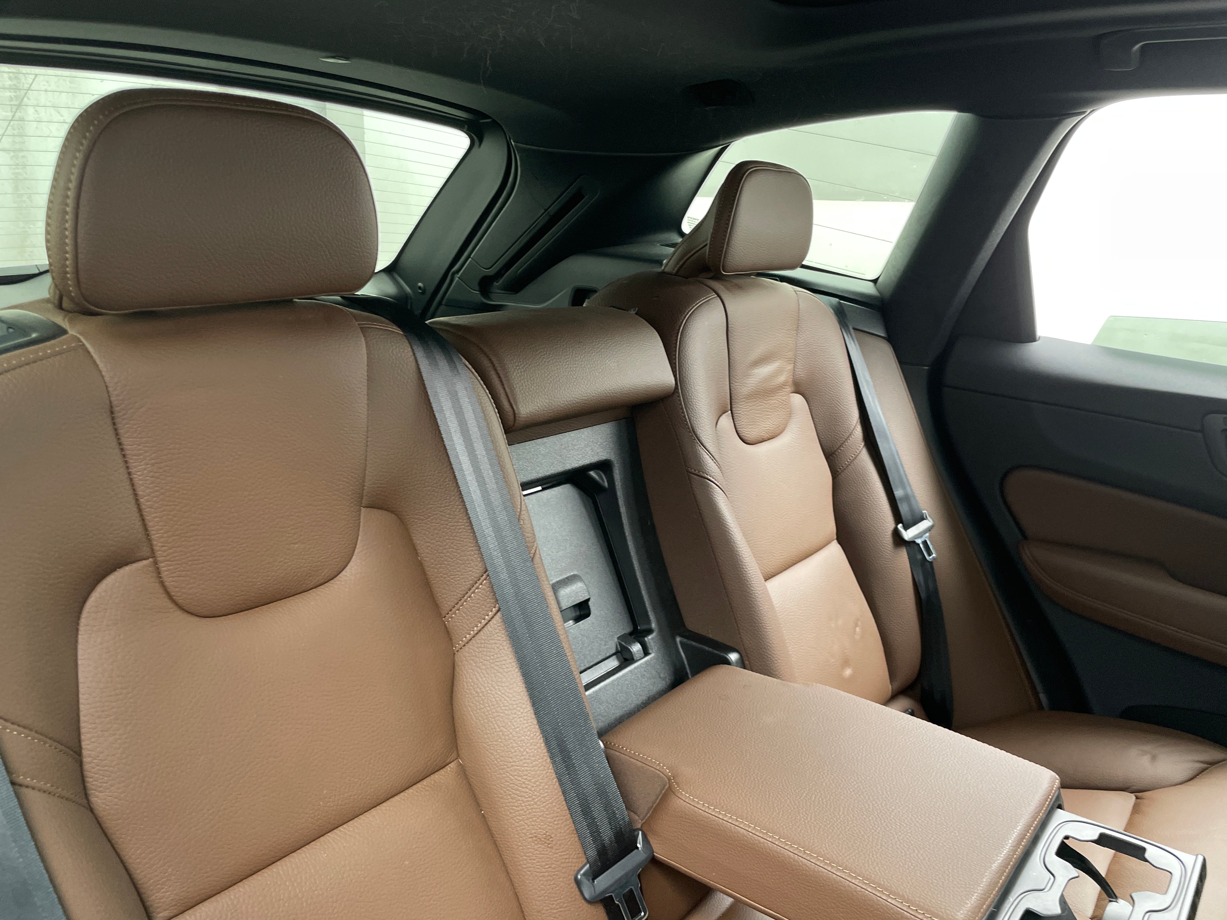 2022 Volvo XC60 B5 Momentum 5