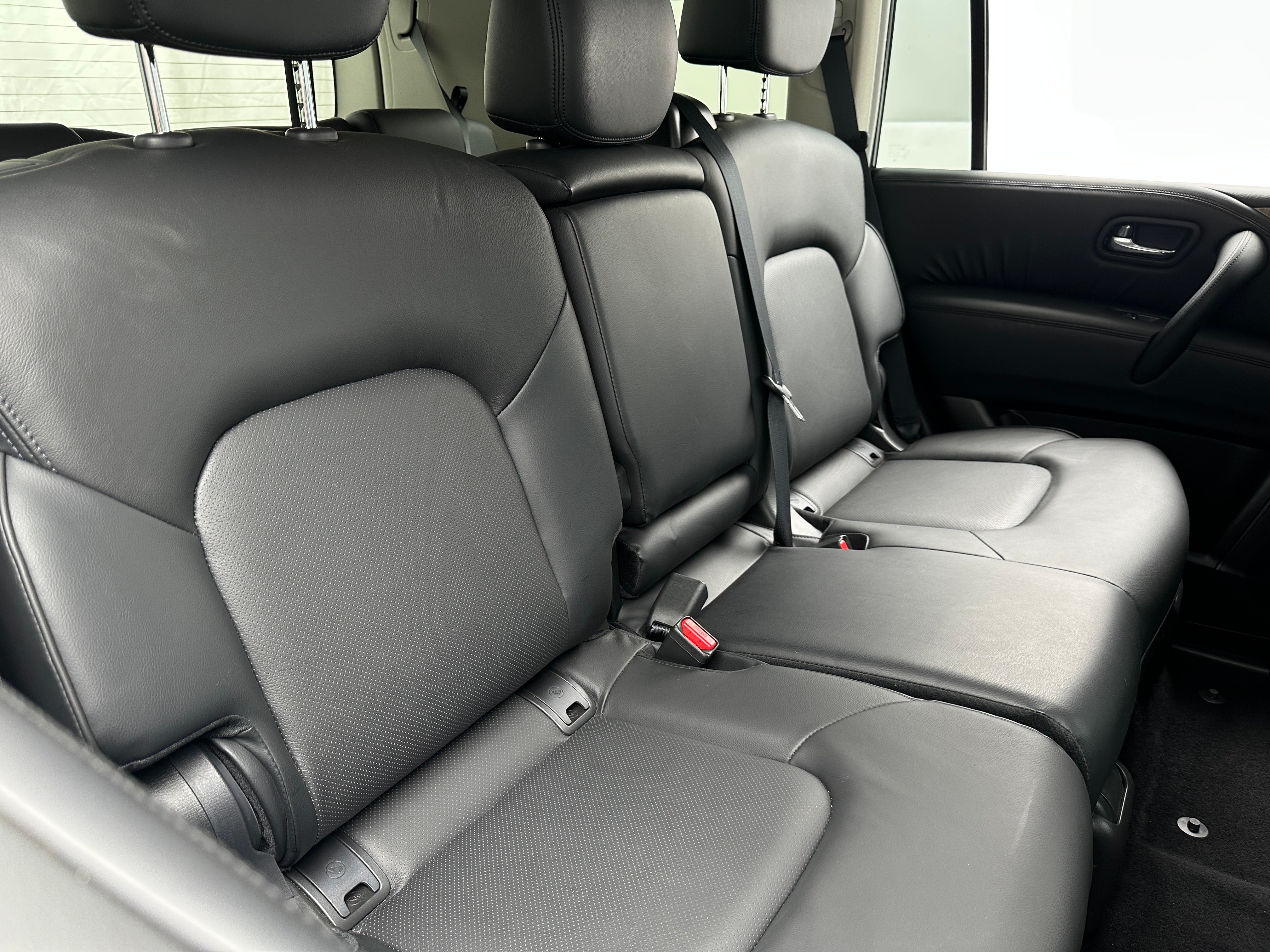 2024 Nissan Armada SL 5