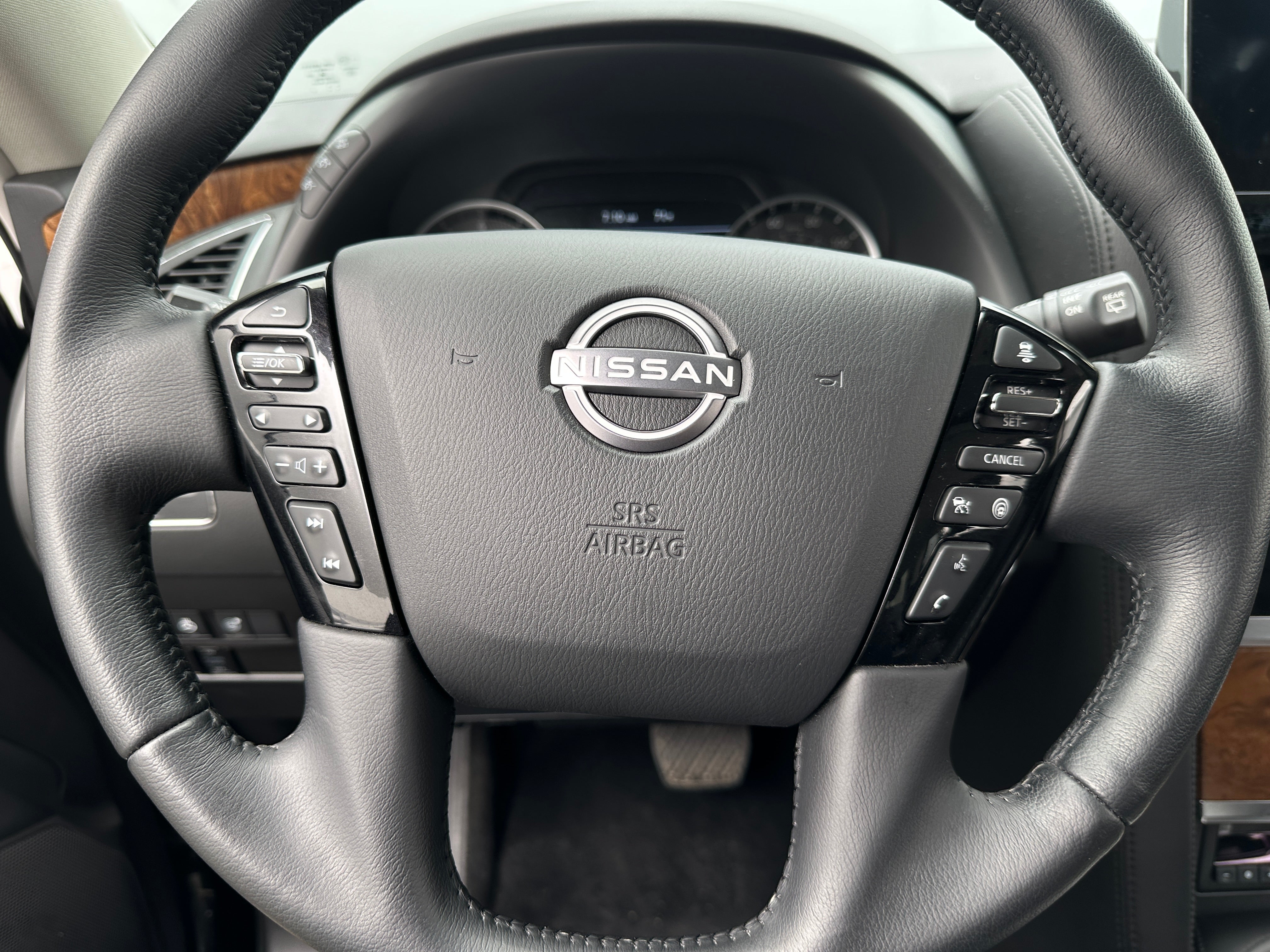 2024 Nissan Armada SL 4