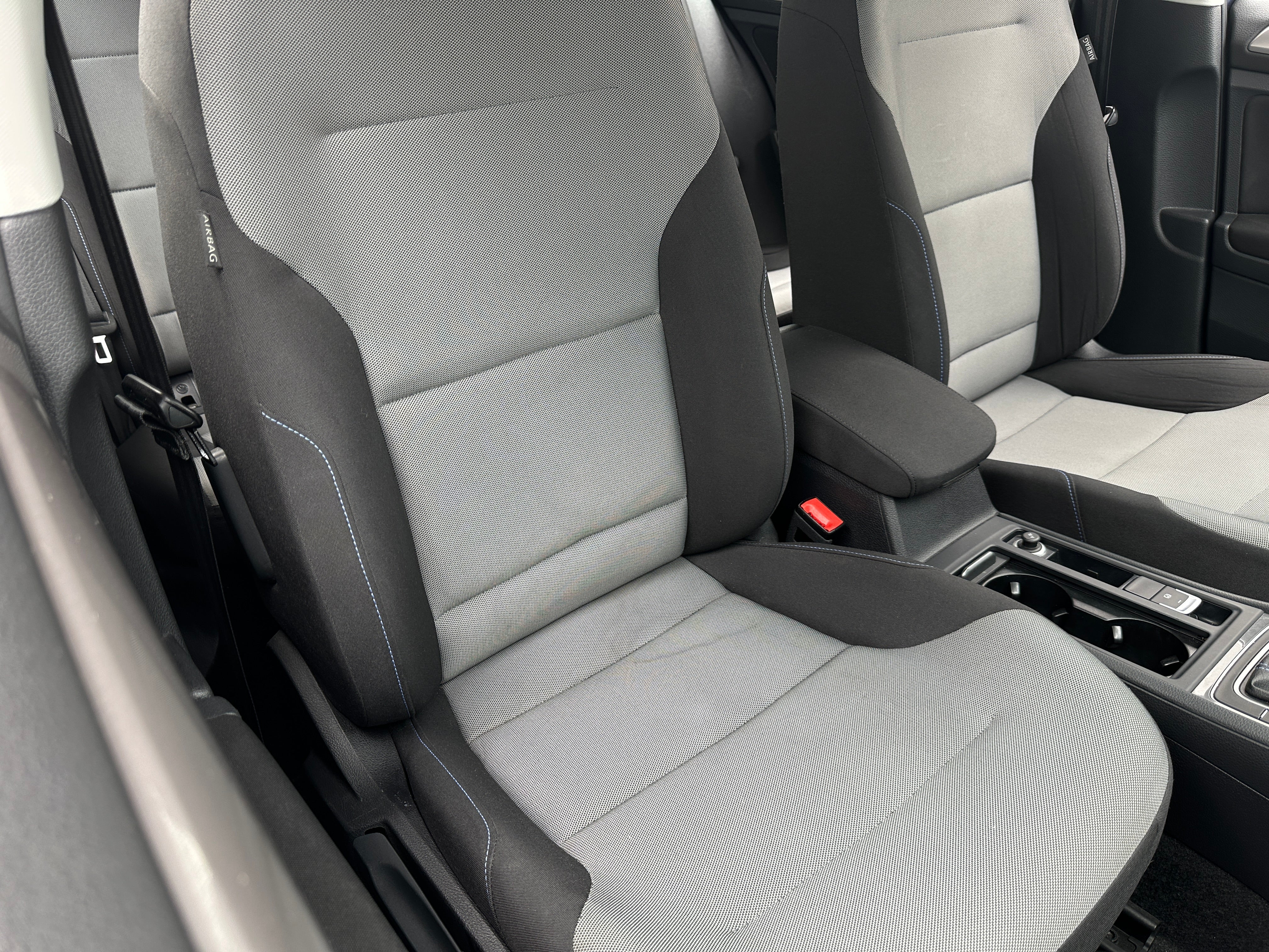 2016 Volkswagen e-Golf SE 2