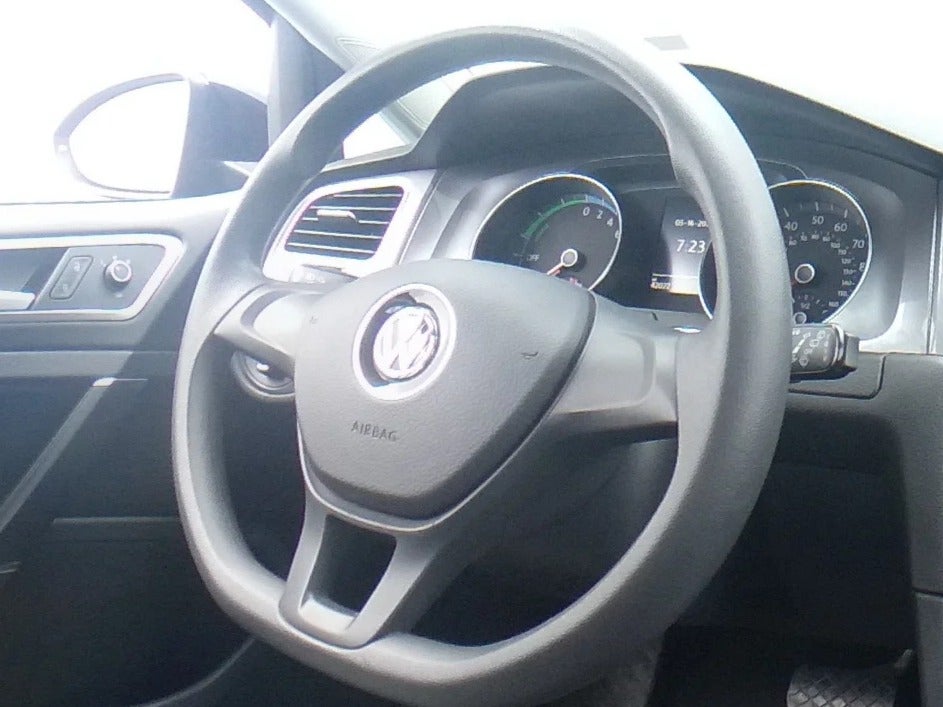2016 Volkswagen e-Golf SE 5