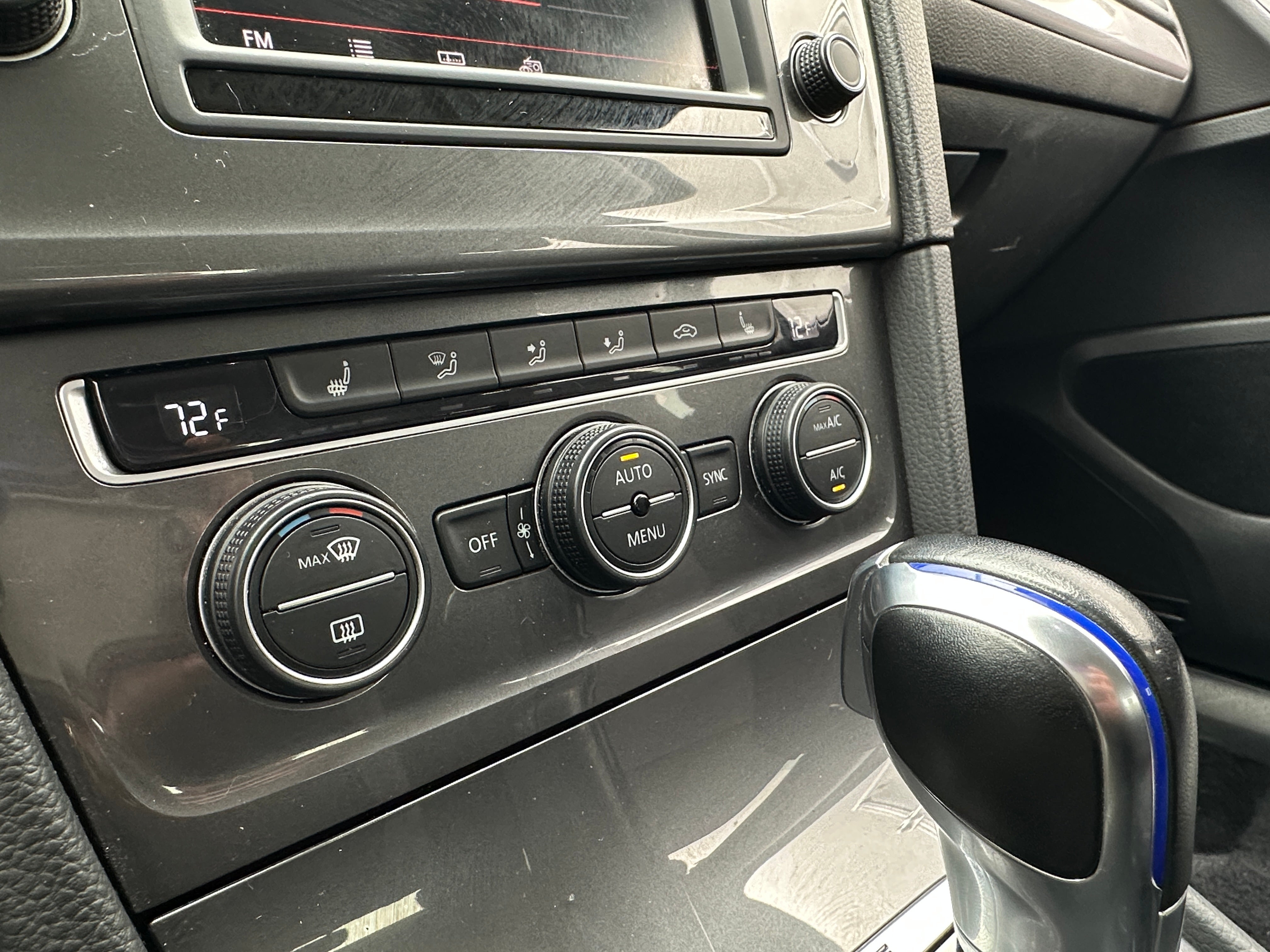 2016 Volkswagen e-Golf SE 4