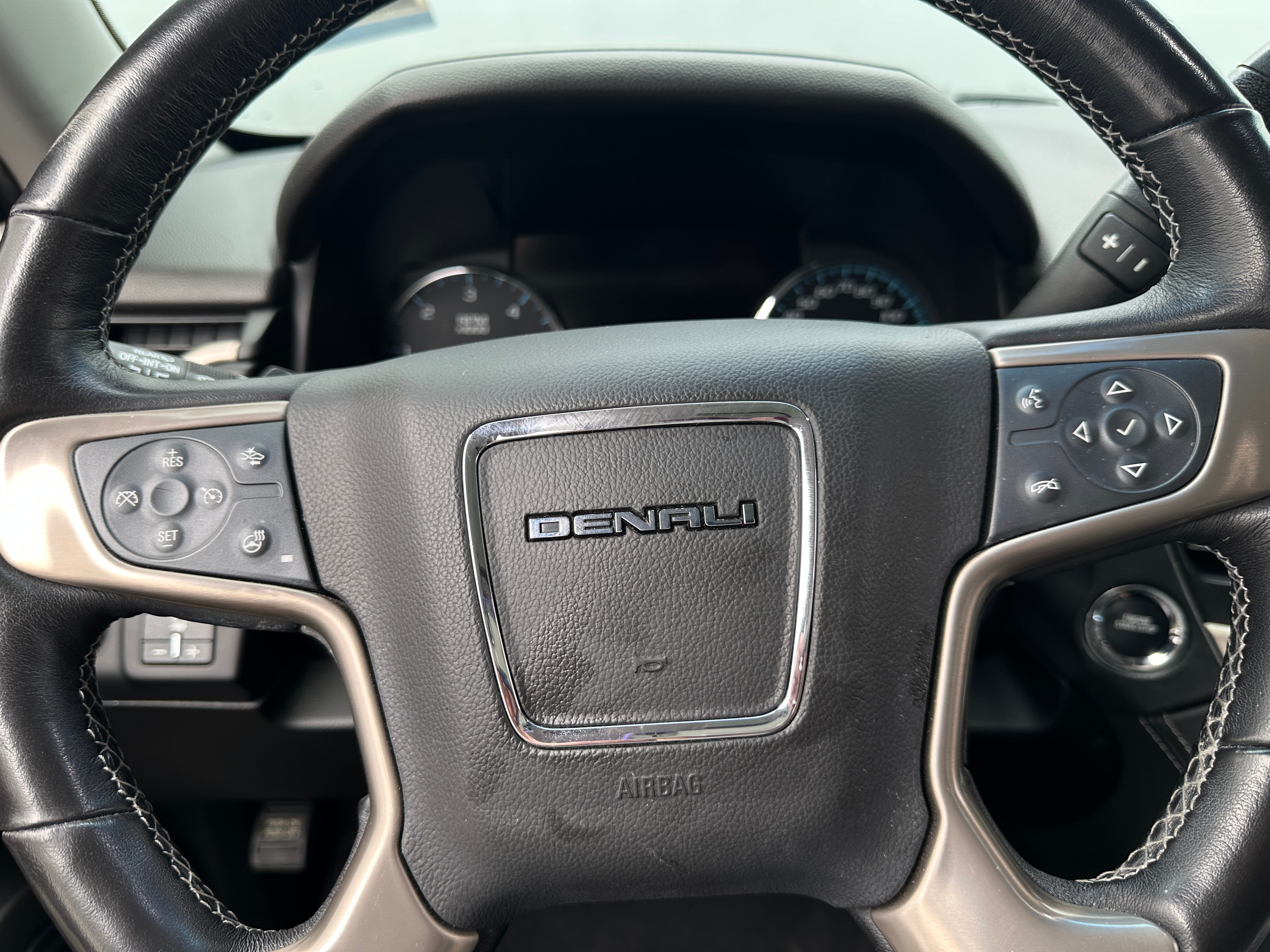 2019 GMC Yukon Denali 4