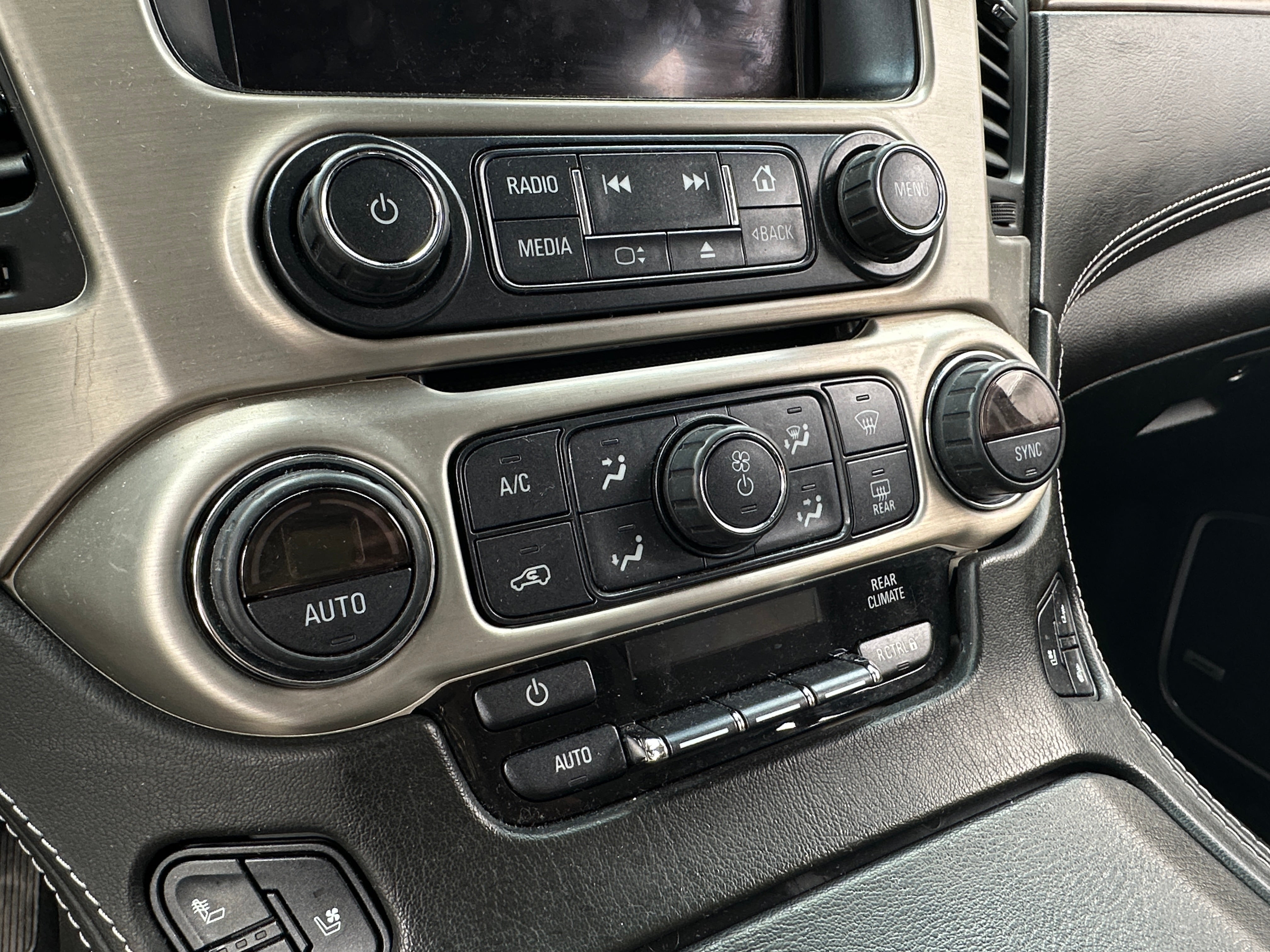 2019 GMC Yukon Denali 3
