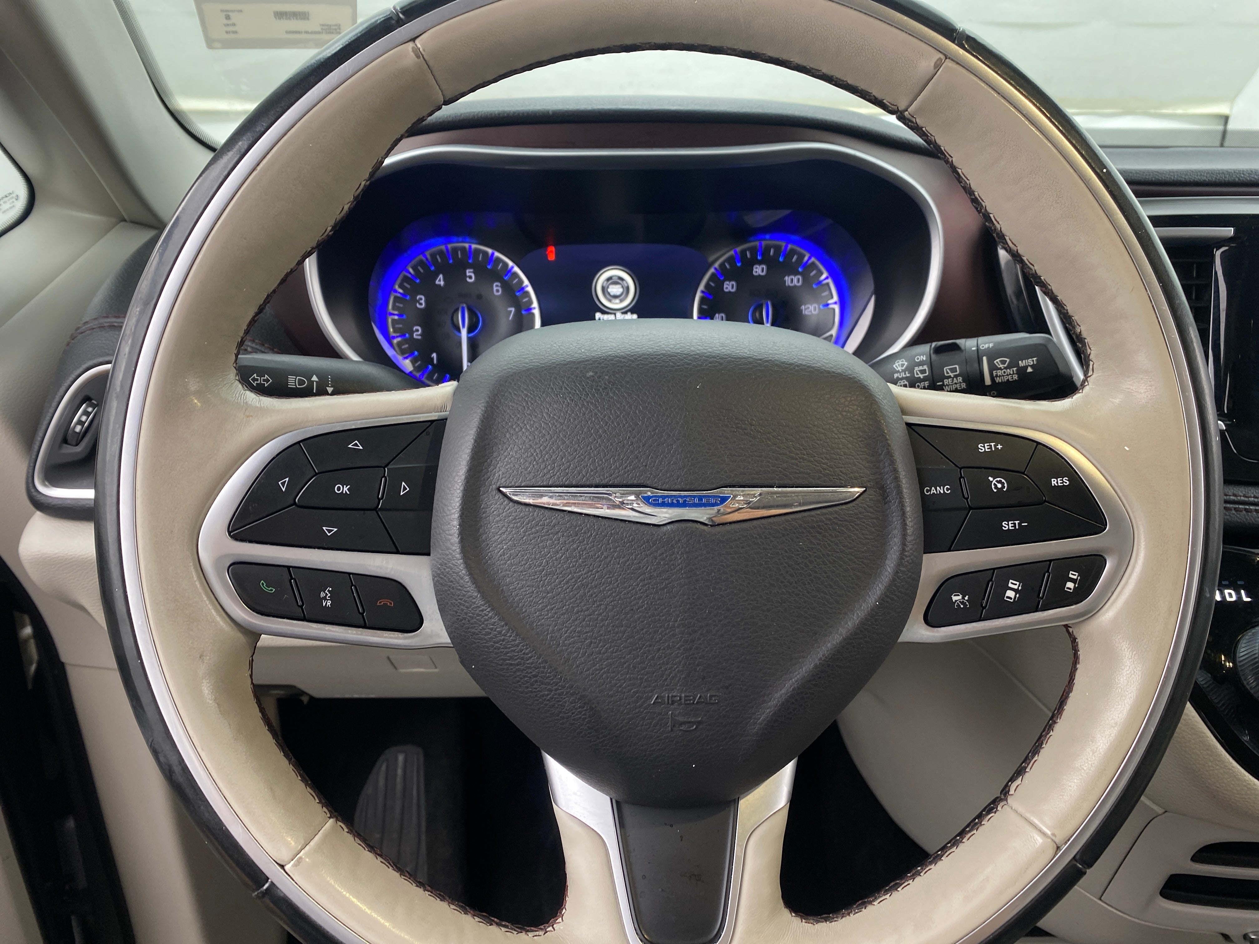 2018 Chrysler Pacifica Limited 4