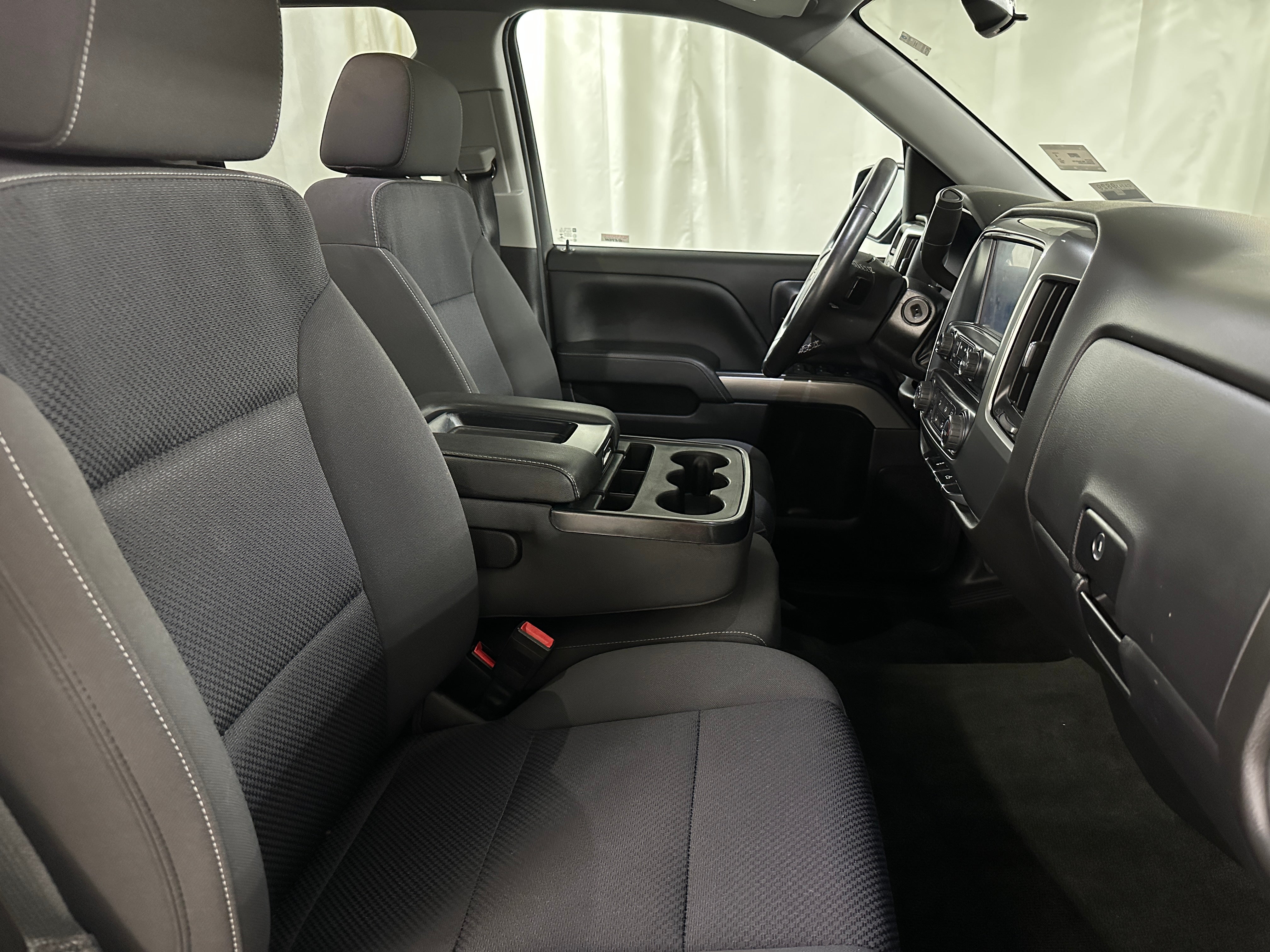 2018 Chevrolet Silverado 1500 LT 2