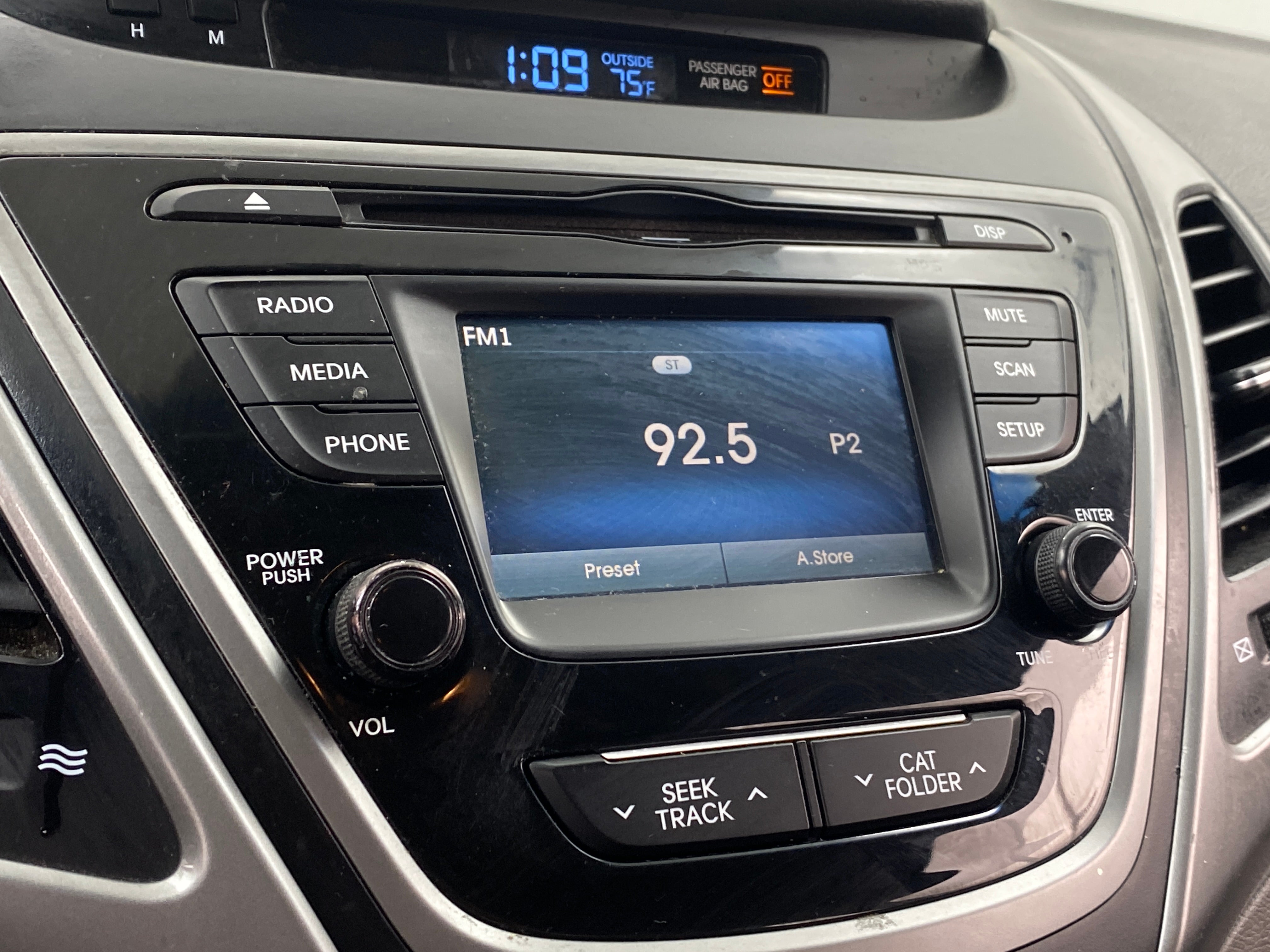 2015 Hyundai Elantra Limited Edition 3