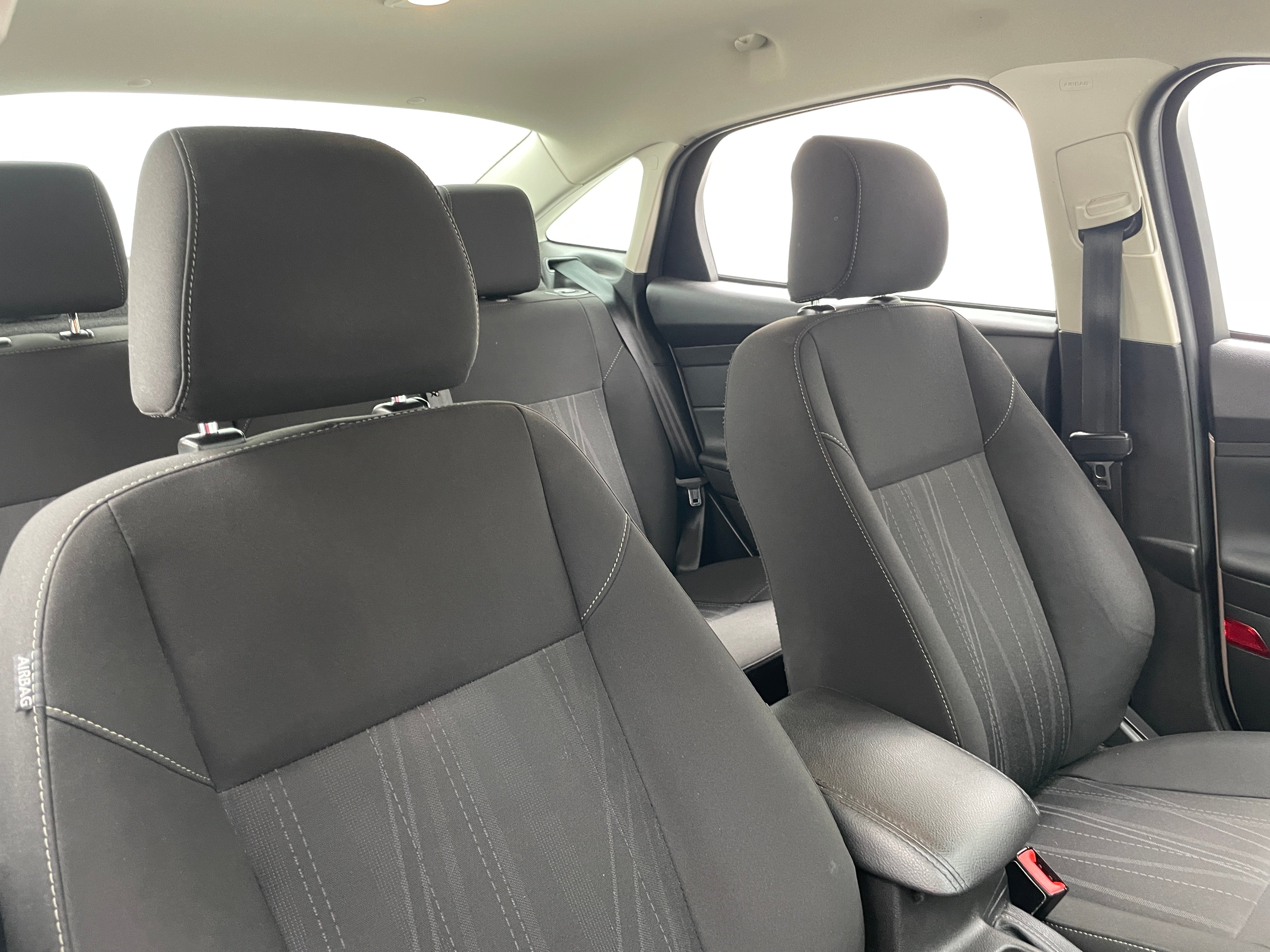 2017 Ford Focus SE 2