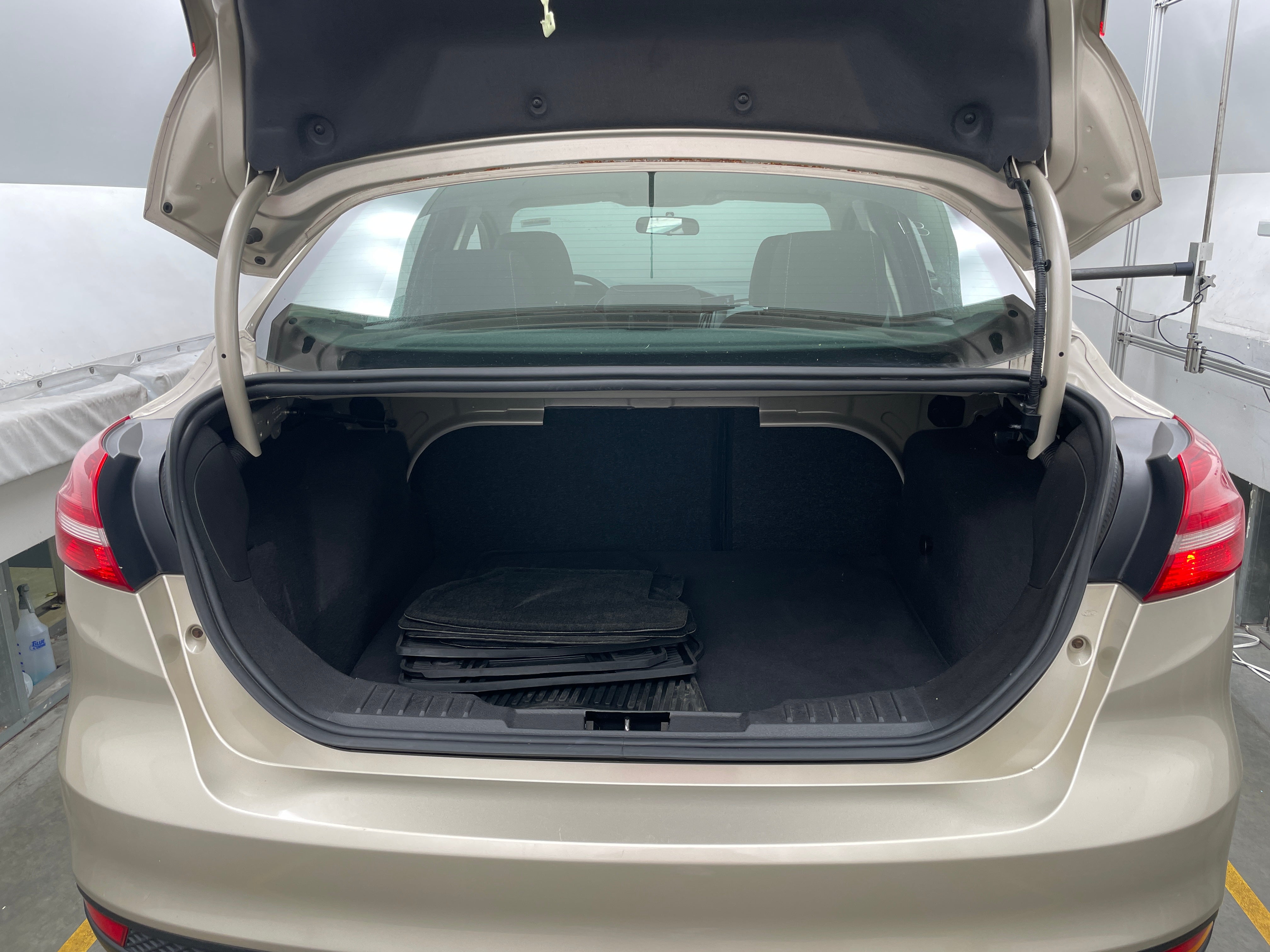 2017 Ford Focus SE 7