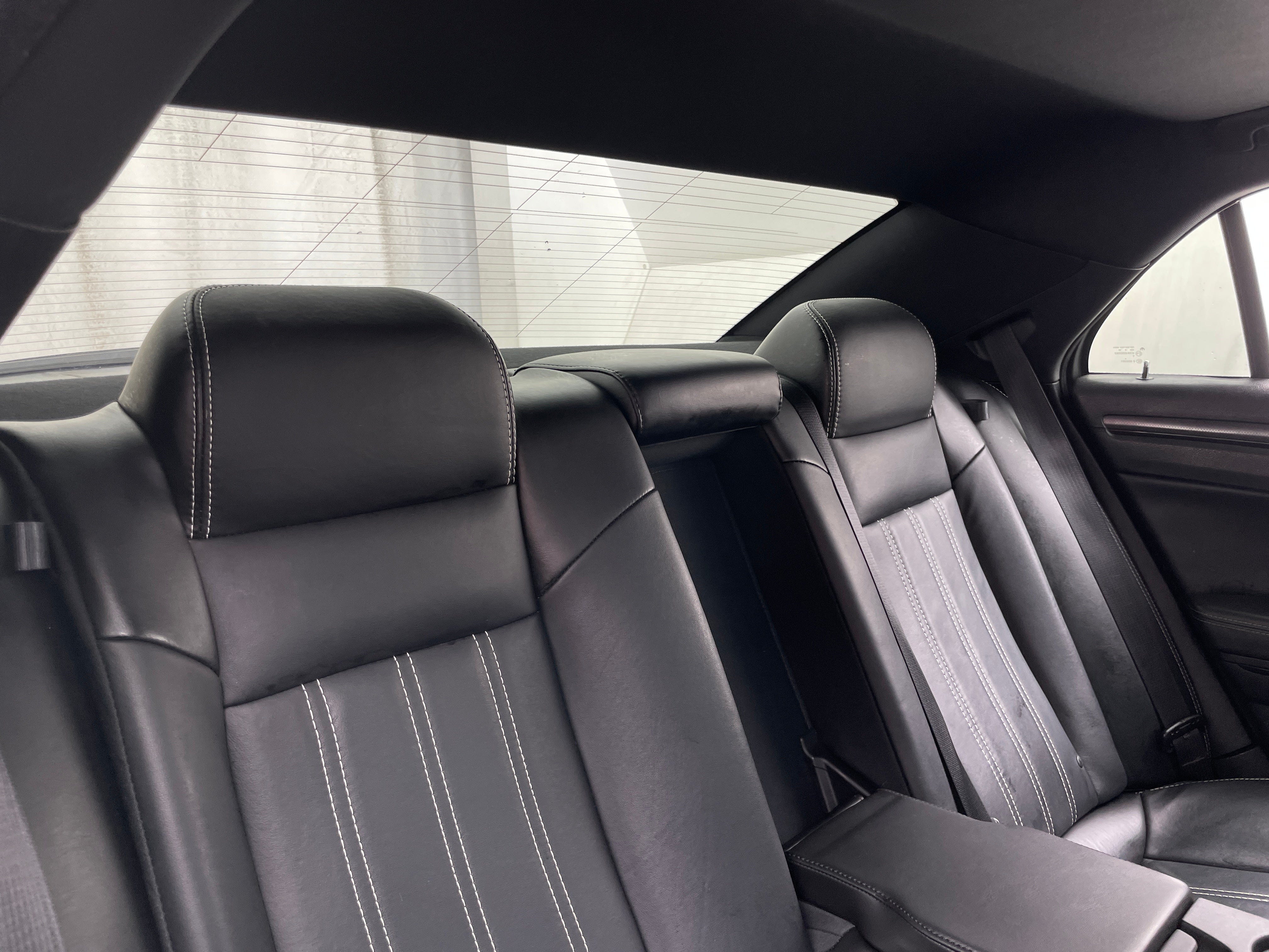 2016 Chrysler 300 S 5