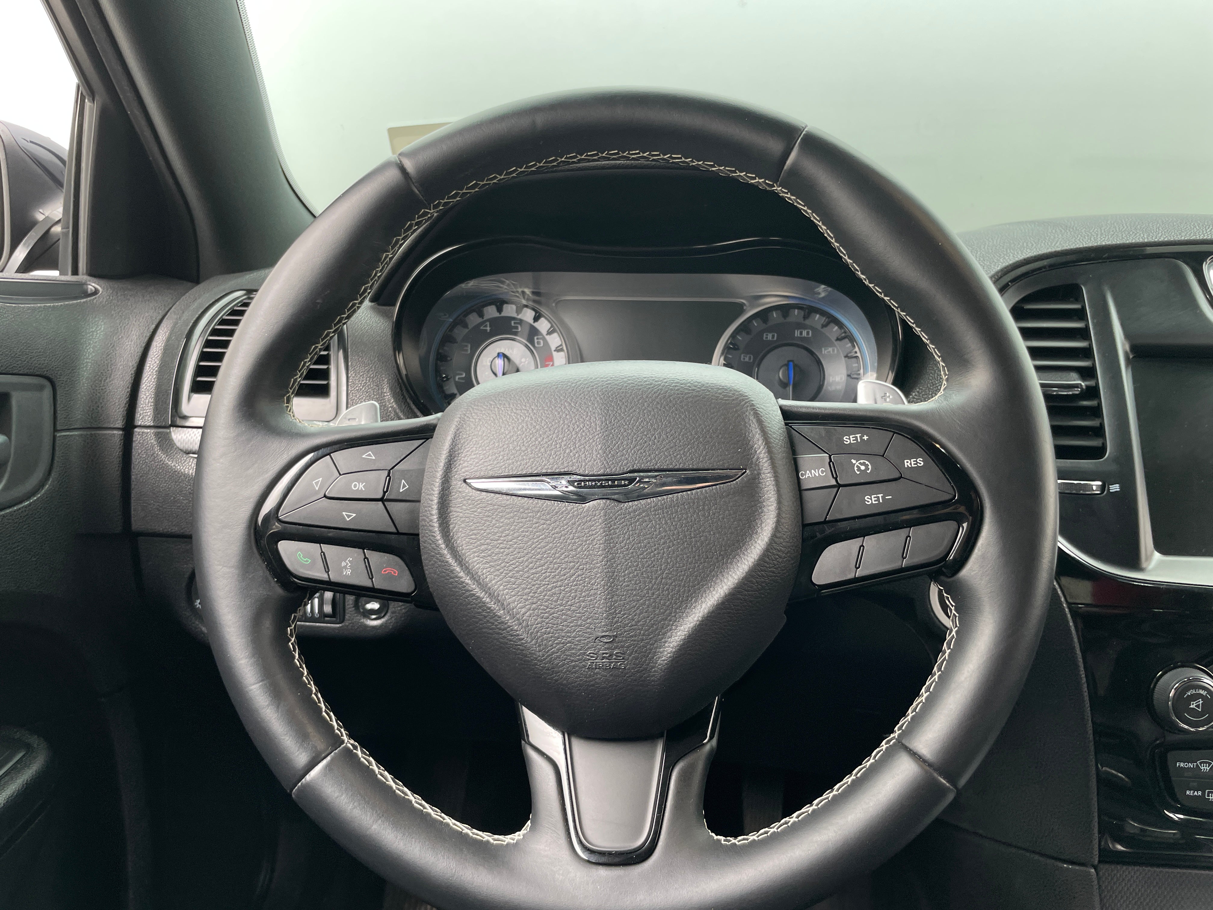 2016 Chrysler 300 S 4