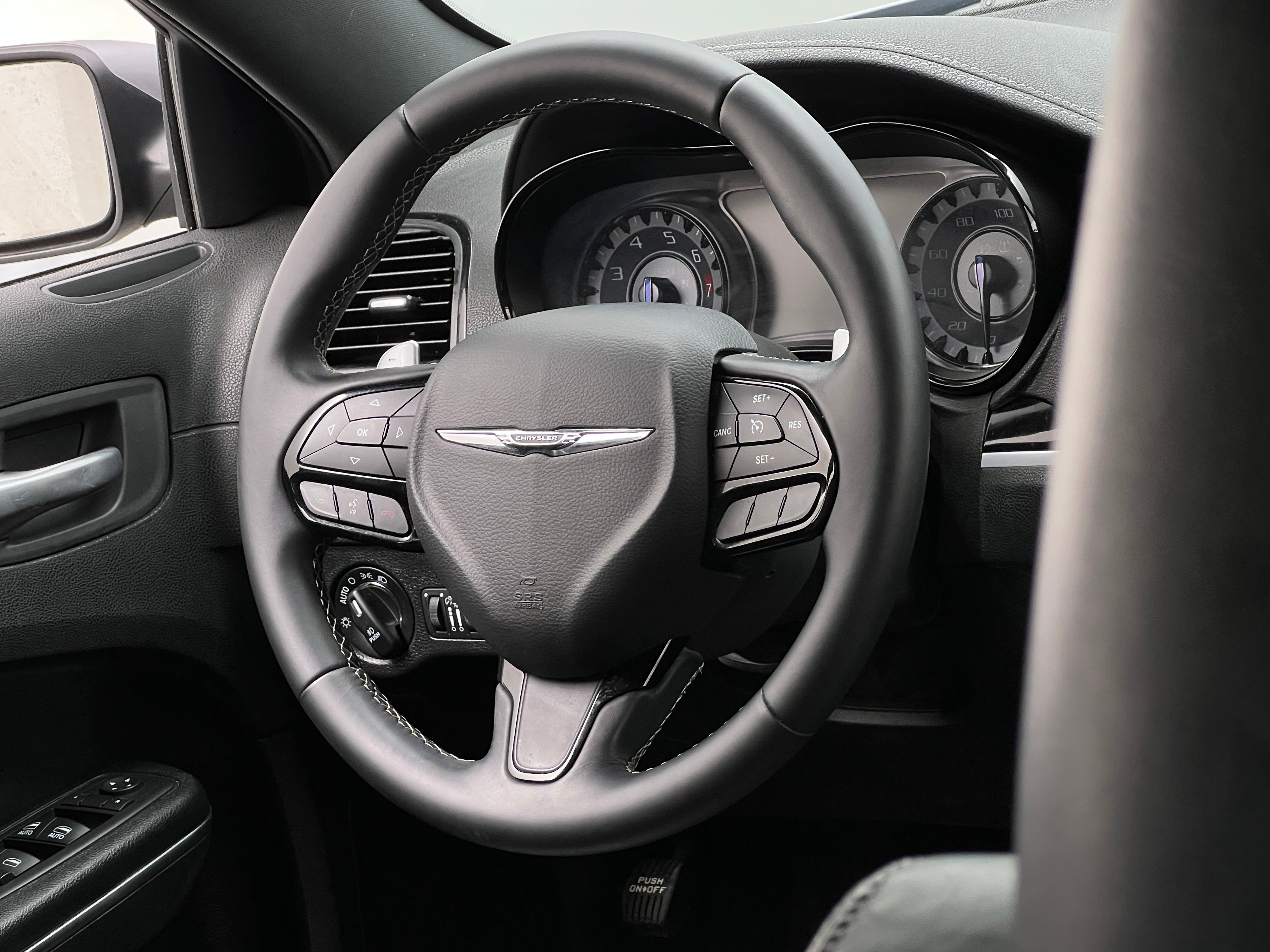 2017 Chrysler 300 S 4