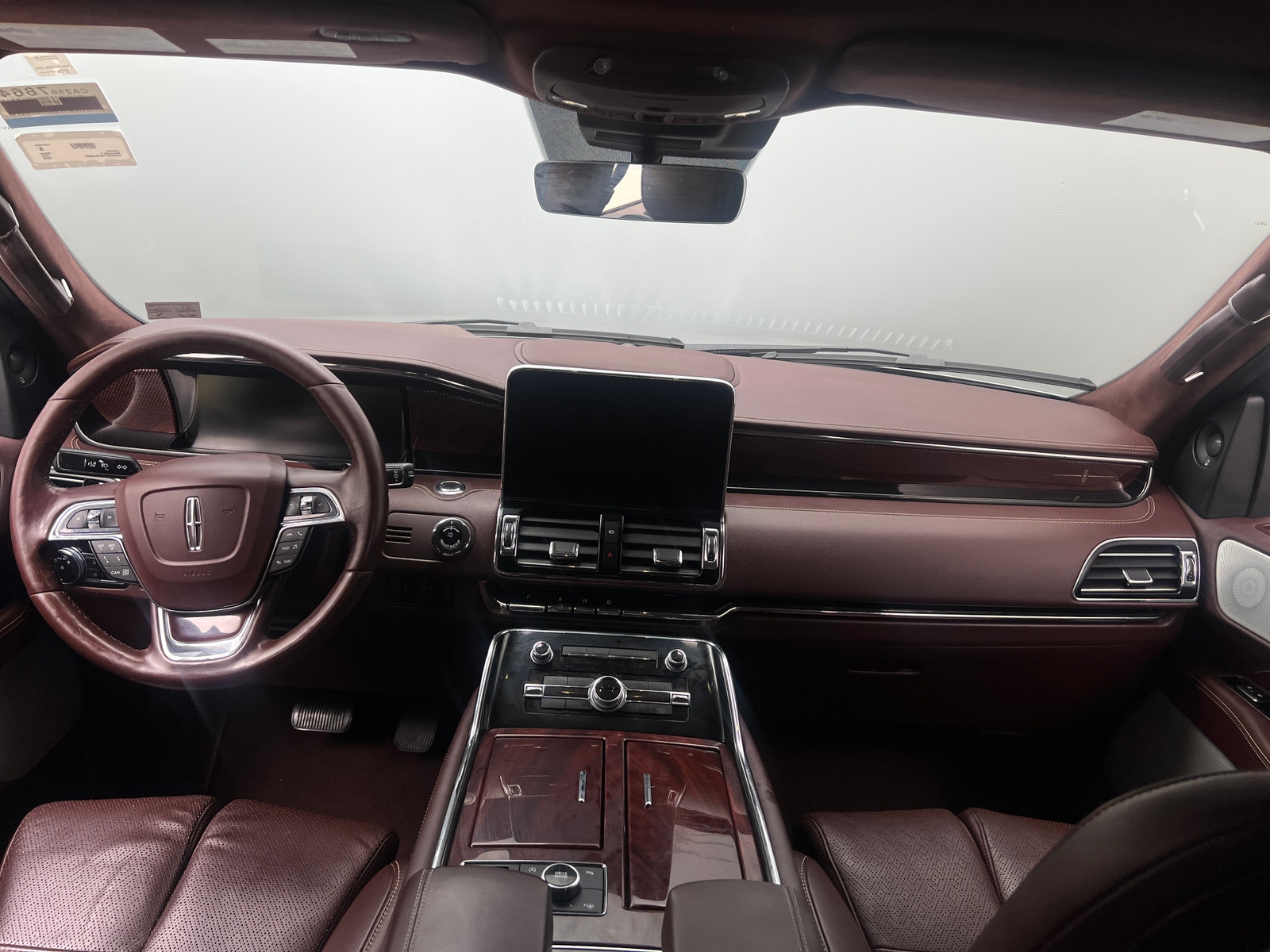 Thumbnail: 2020 Lincoln Navigator L - 2