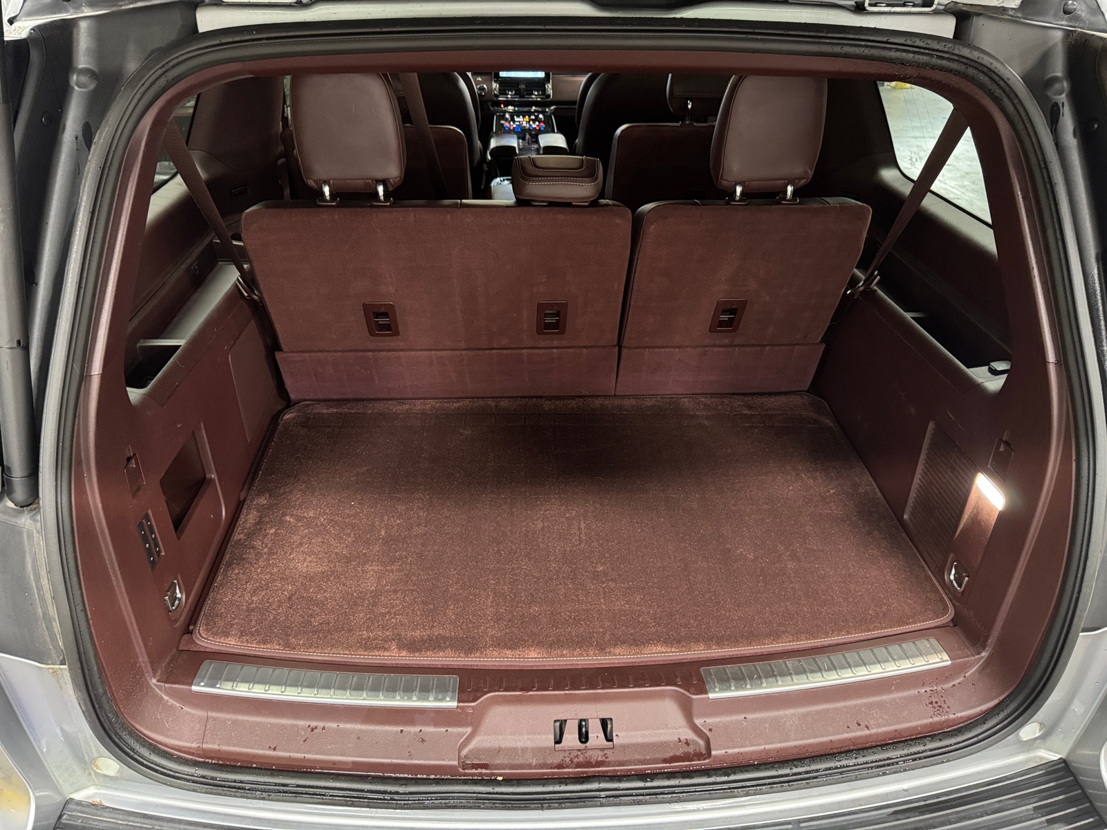 Thumbnail: 2020 Lincoln Navigator L - 6