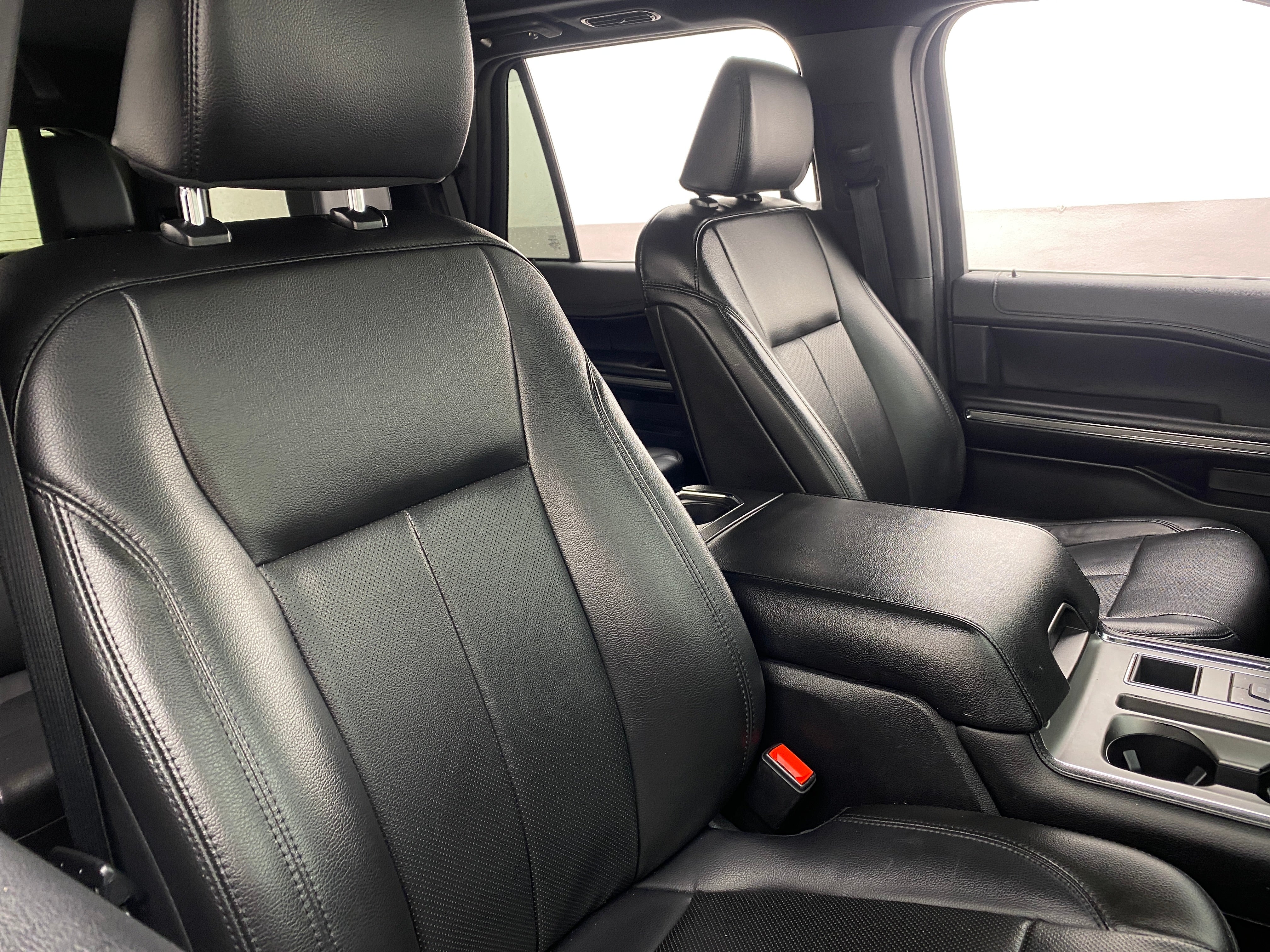 2021 Ford Expedition XLT 2