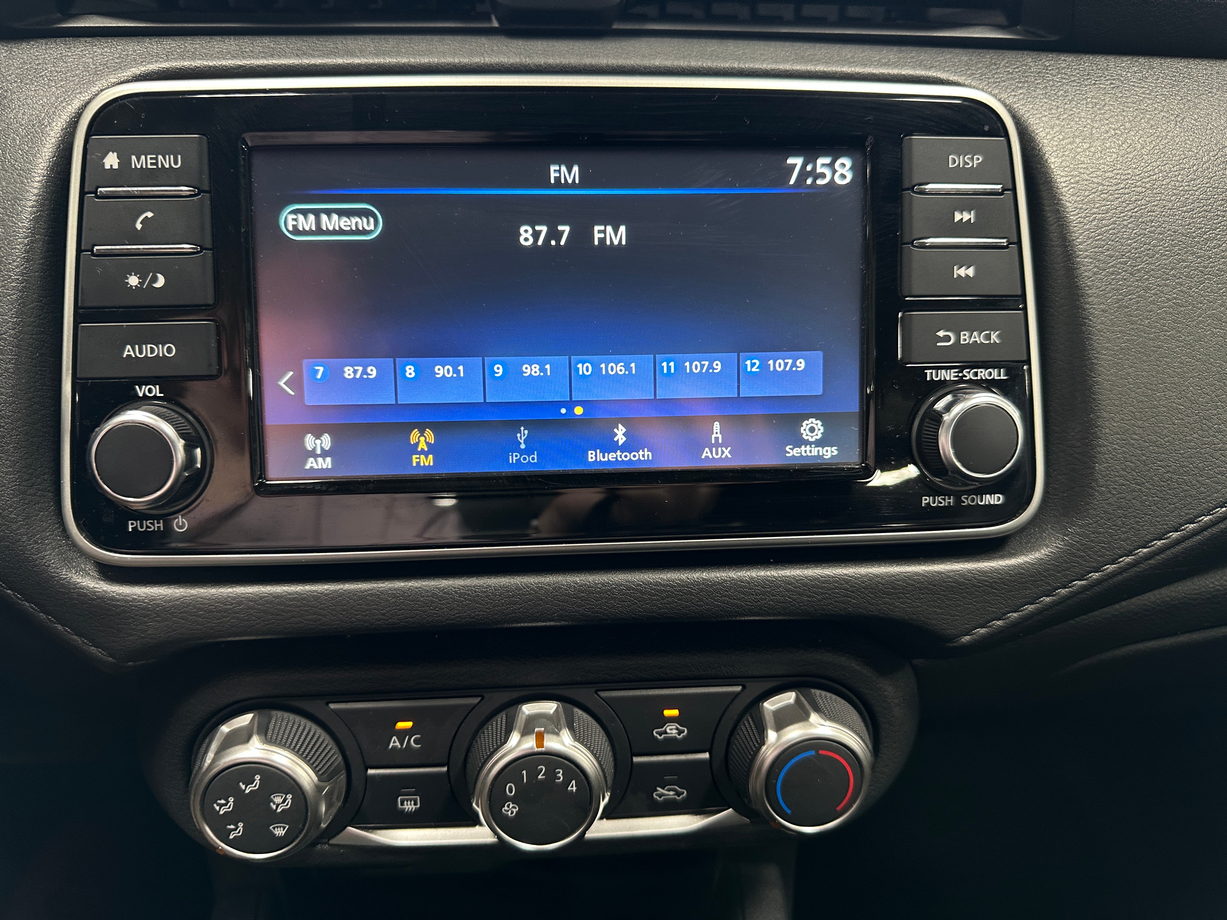 2024 Nissan Versa S 4