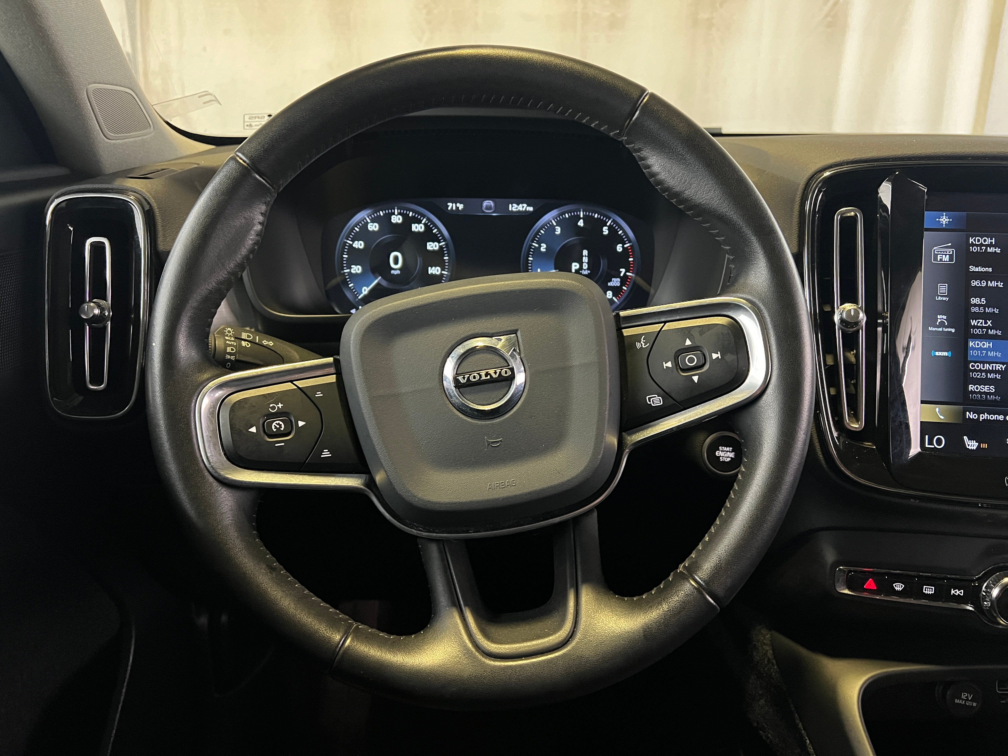 2020 Volvo XC40 T5 Momentum 4