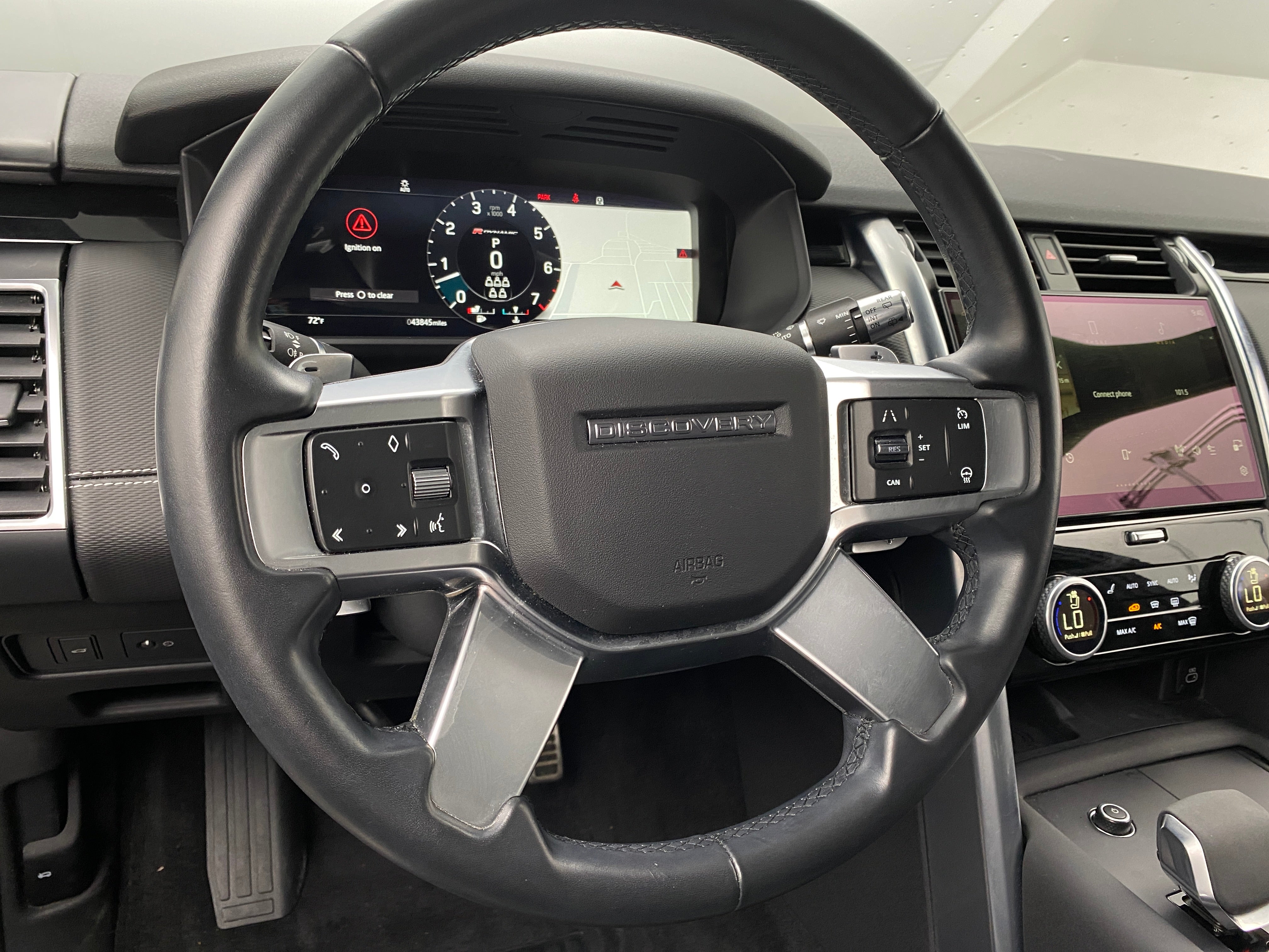 2022 Land Rover Discovery R-Dynamic S 4