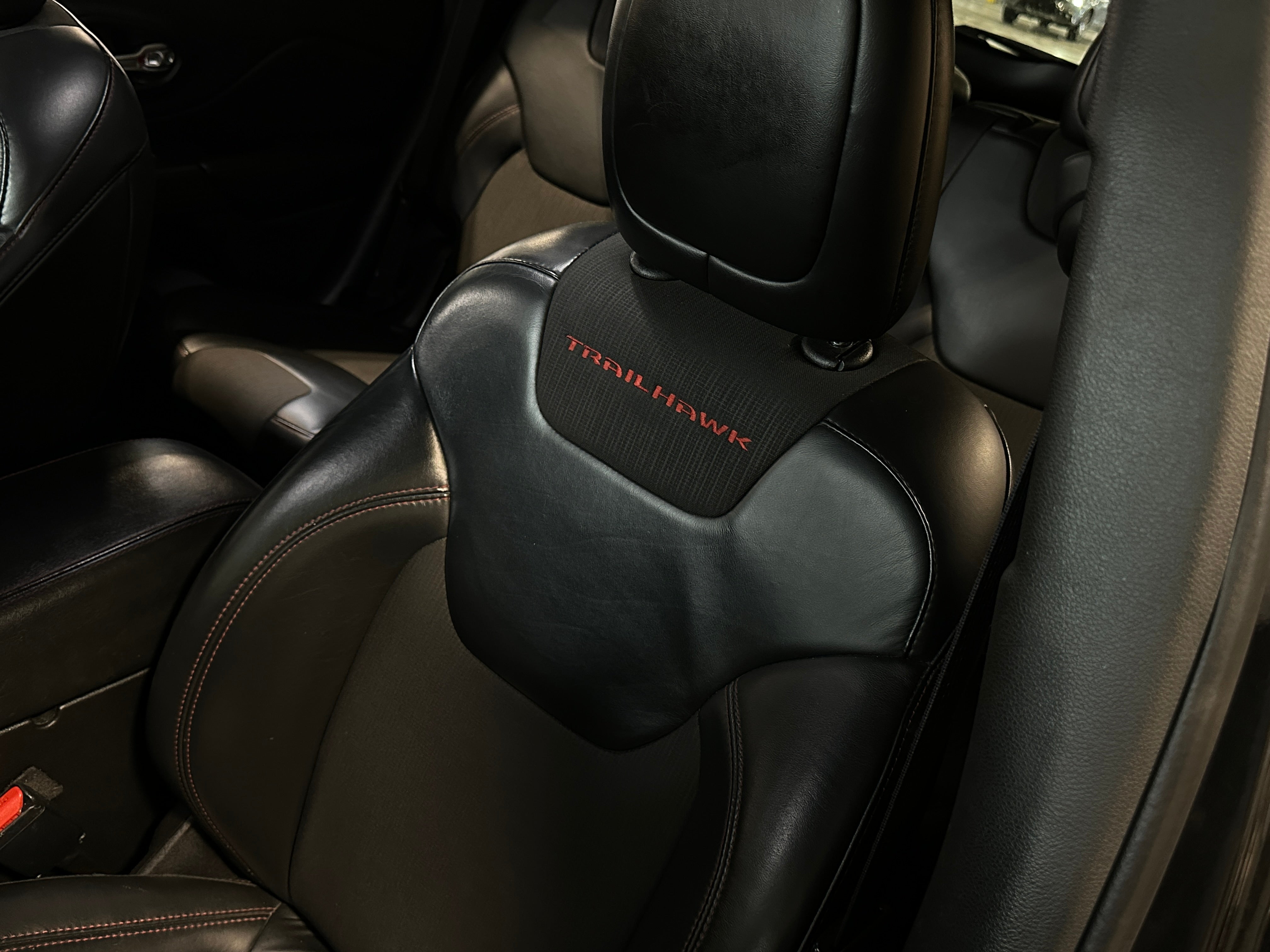 2016 Jeep Cherokee Trailhawk 2