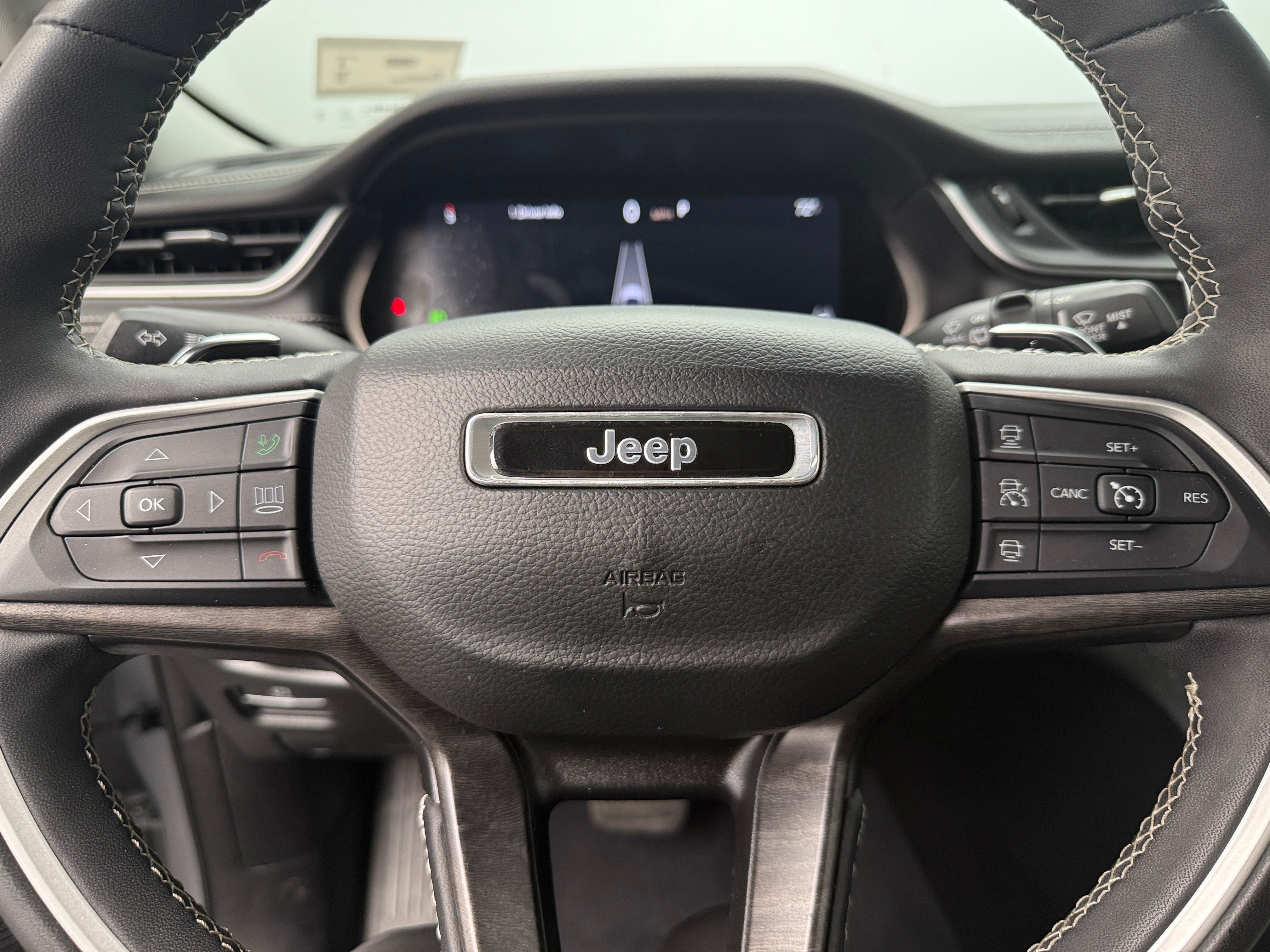2023 Jeep Grand Cherokee Limited Edition 4