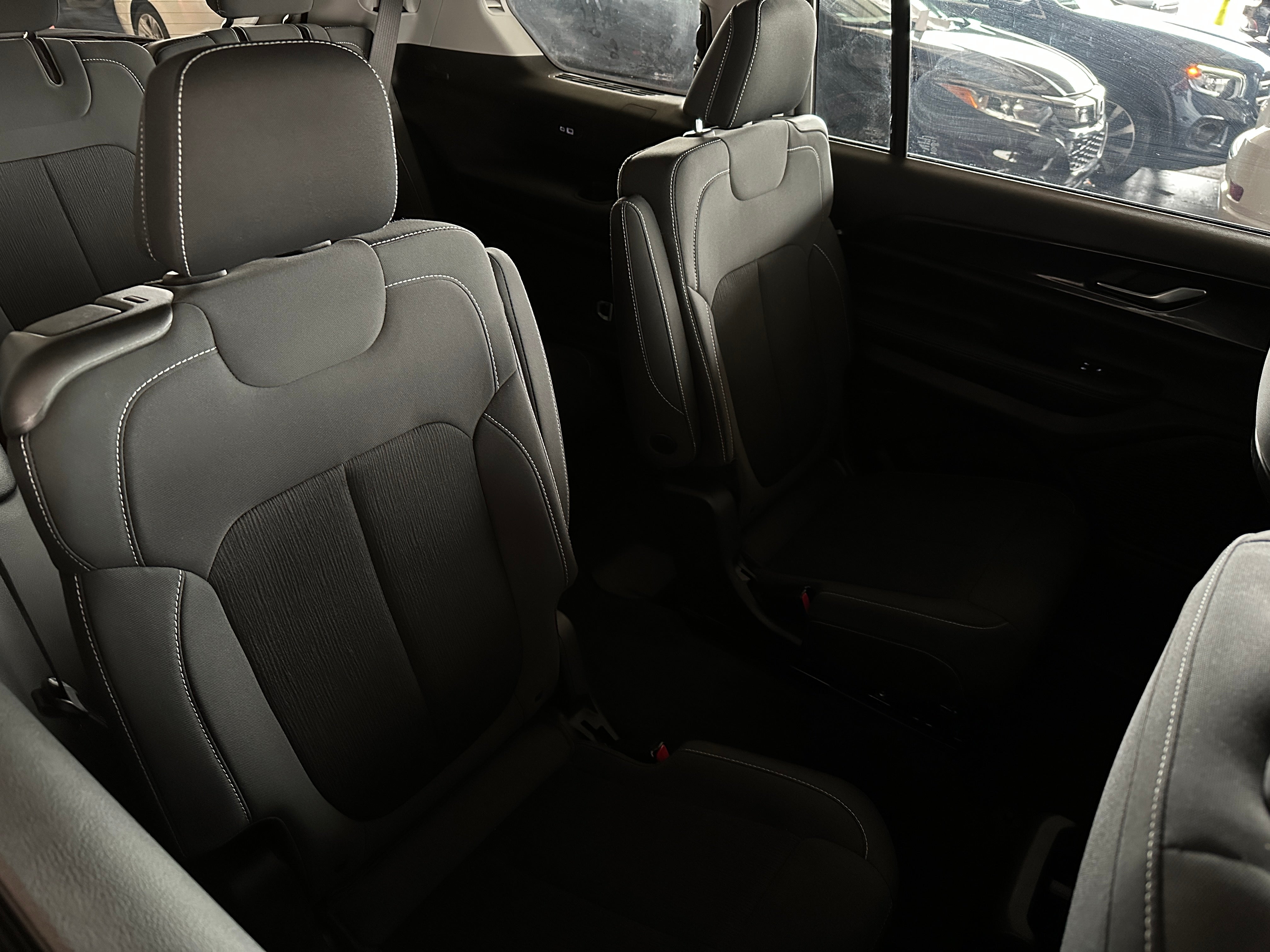 2023 Jeep Grand Cherokee L Laredo 6