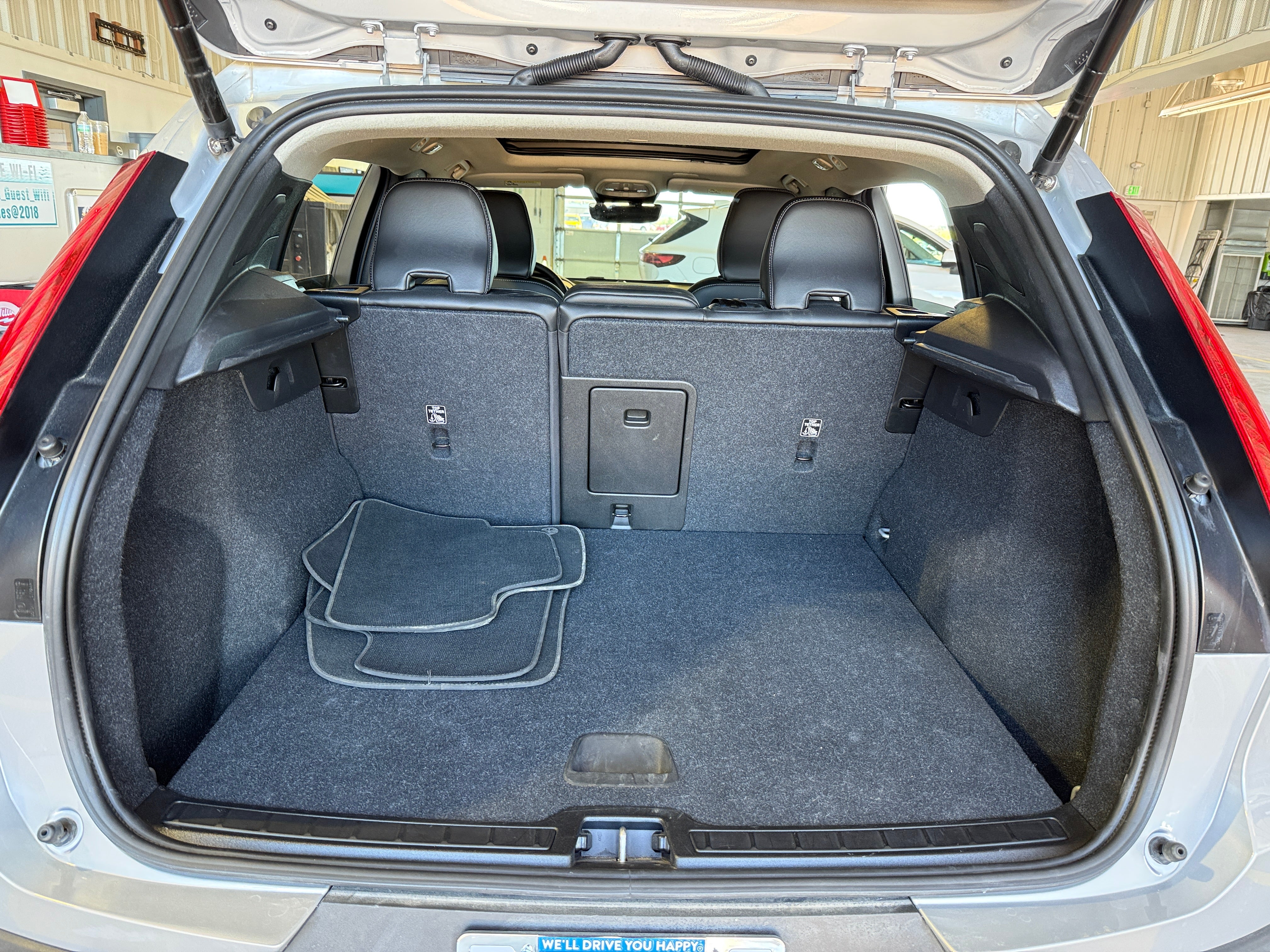 2024 Volvo XC40 B5 Core 6