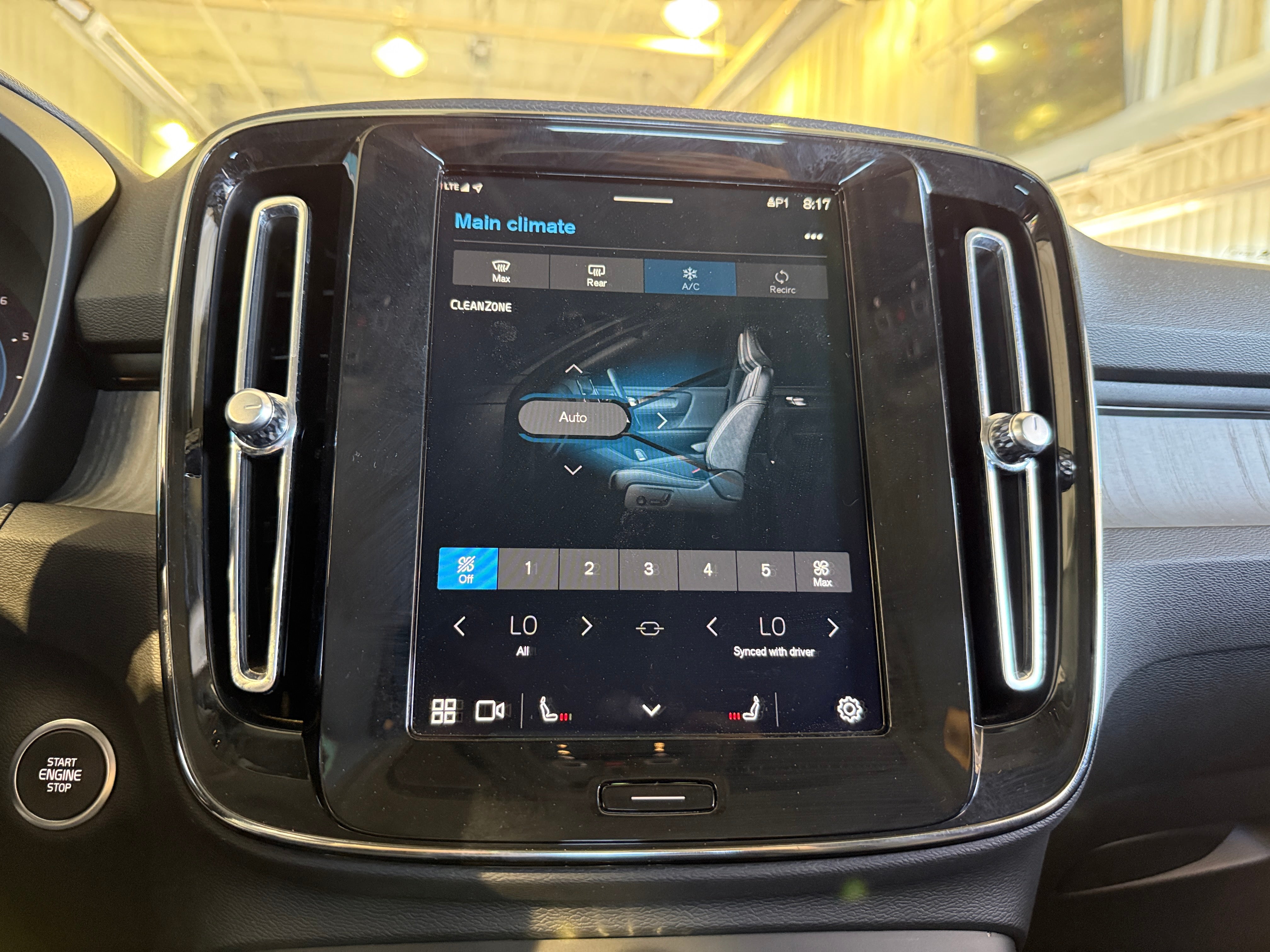 2024 Volvo XC40 B5 Core 3