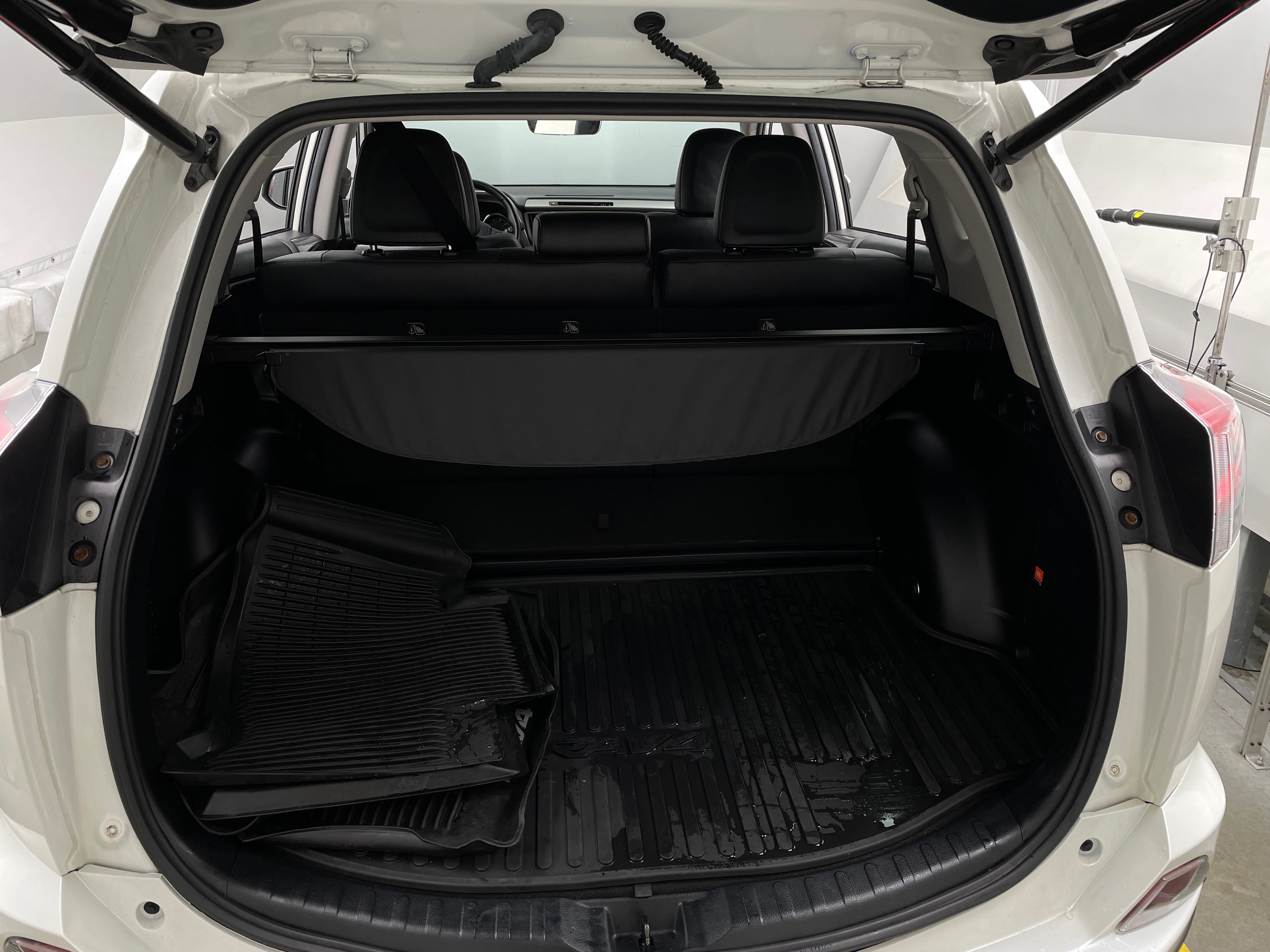 2018 Toyota RAV4 Limited 6