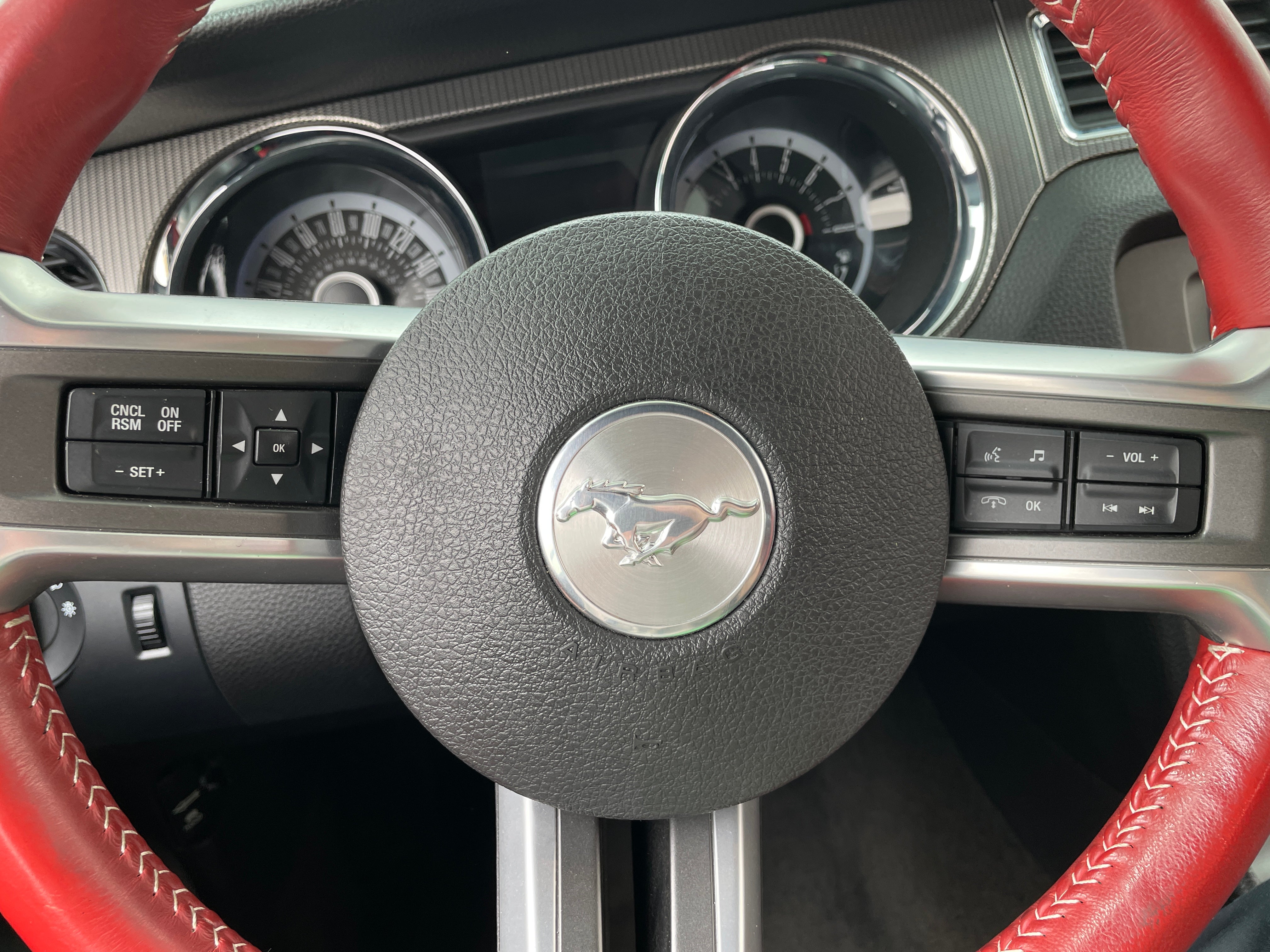 2013 Ford Mustang GT Premium 3