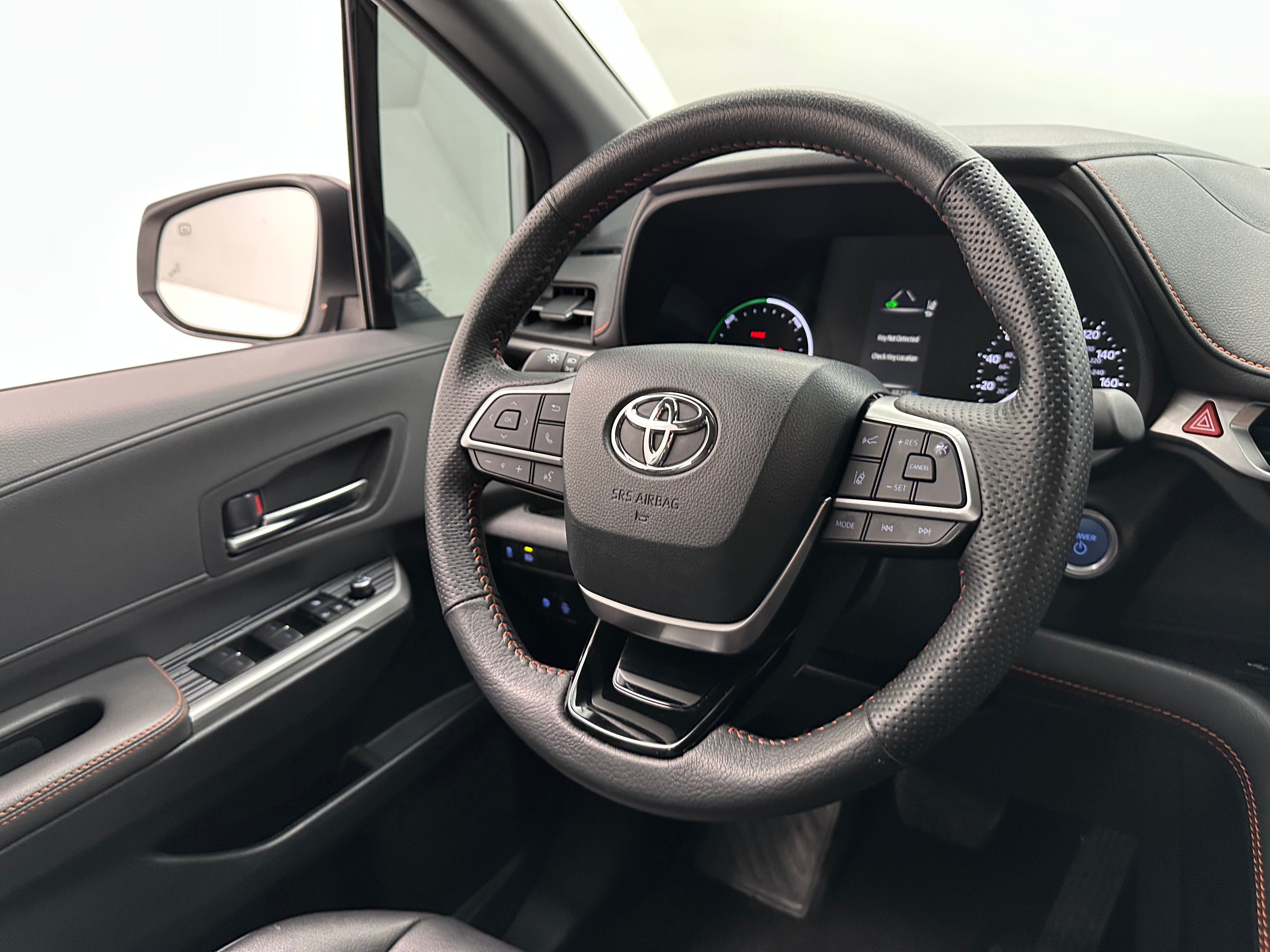 2023 Toyota Sienna XSE 4