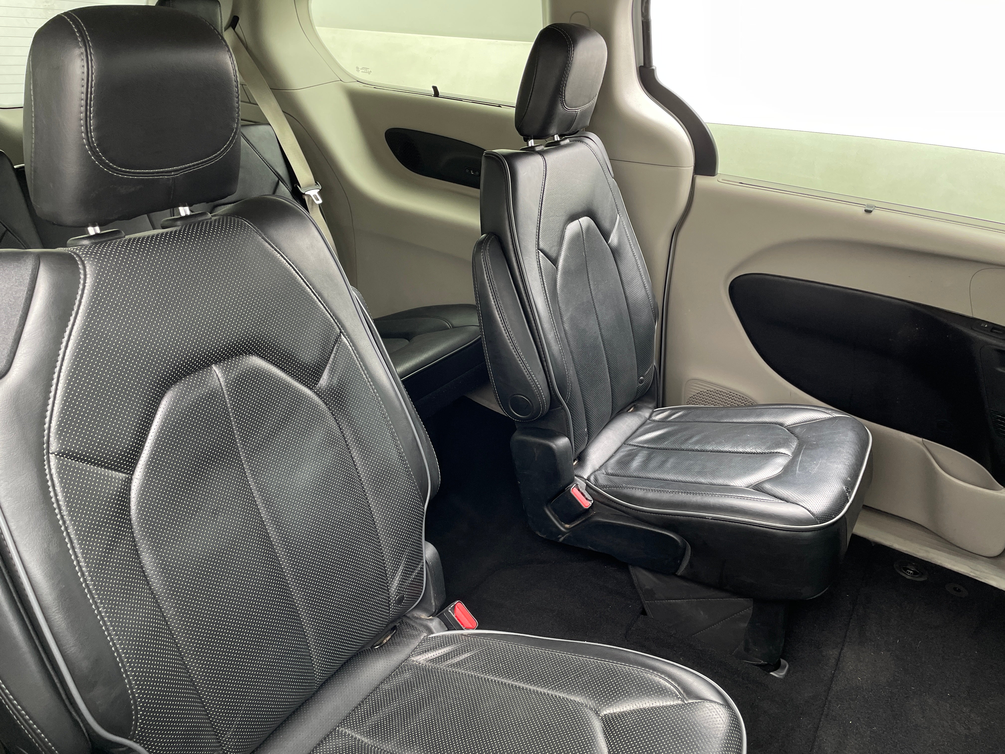 2019 Chrysler Pacifica Limited 5